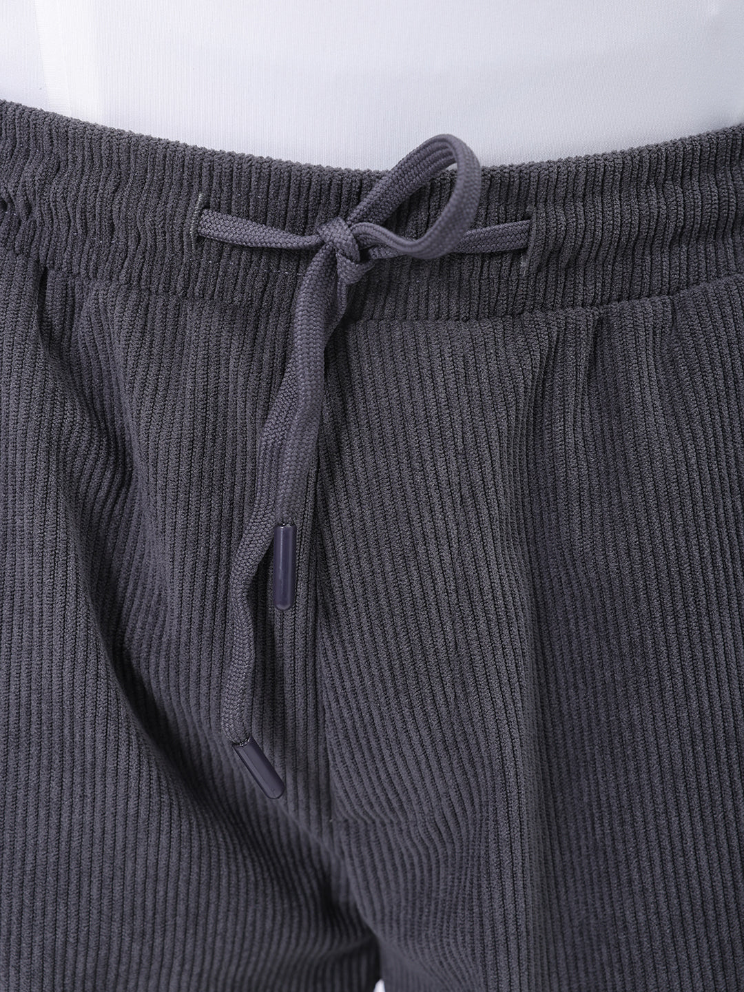 Men's Dark Grey Loose Fit Textured Utility Shorts - Image 8