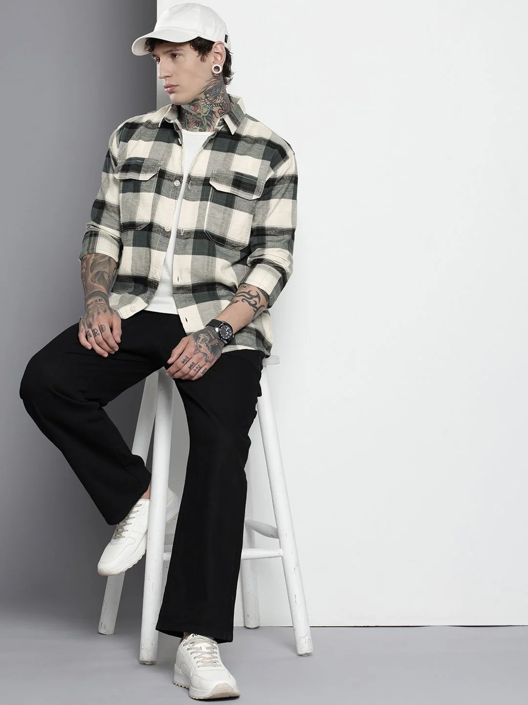 Men's Grey Regular Fit Checked Casual Shirt - Image 3