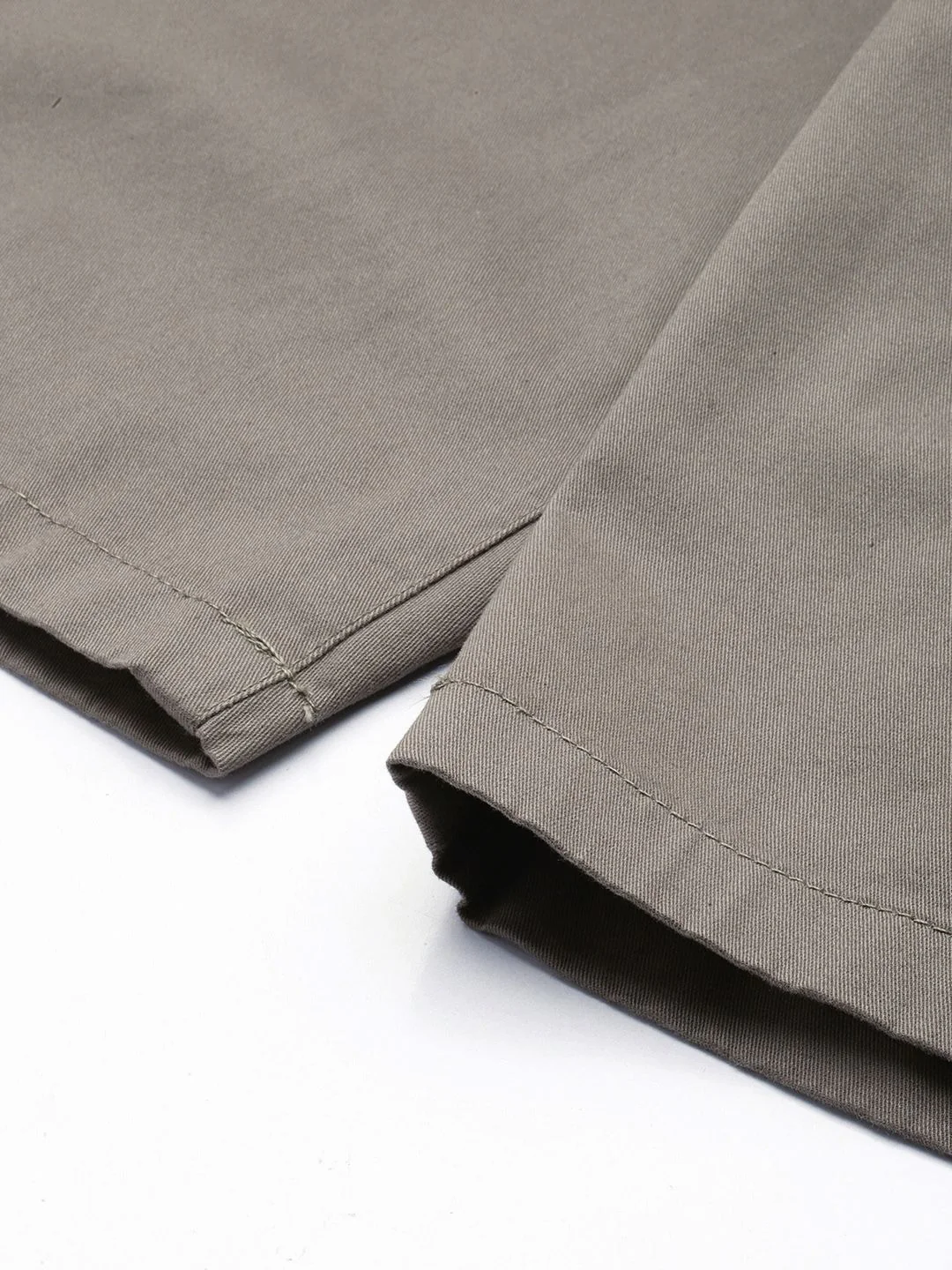 Men's Grey Regular Fit Solid Casual Shorts - Image 5
