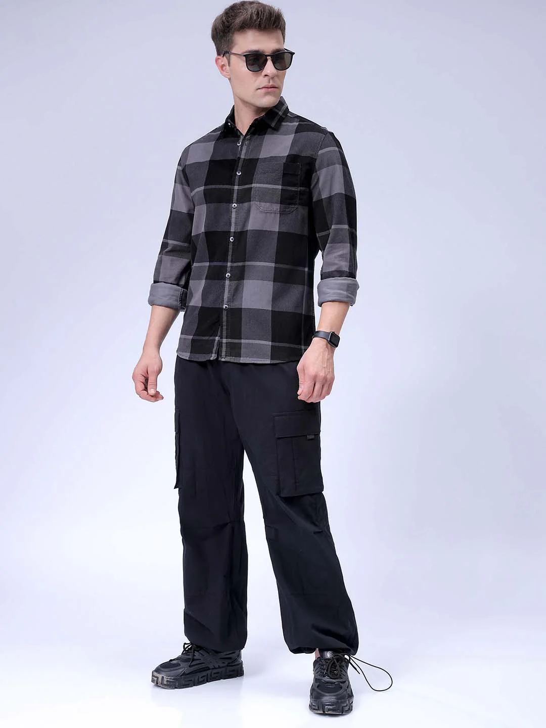 Men's Grey Regular Fit Solid Casual Shirt - Image 2