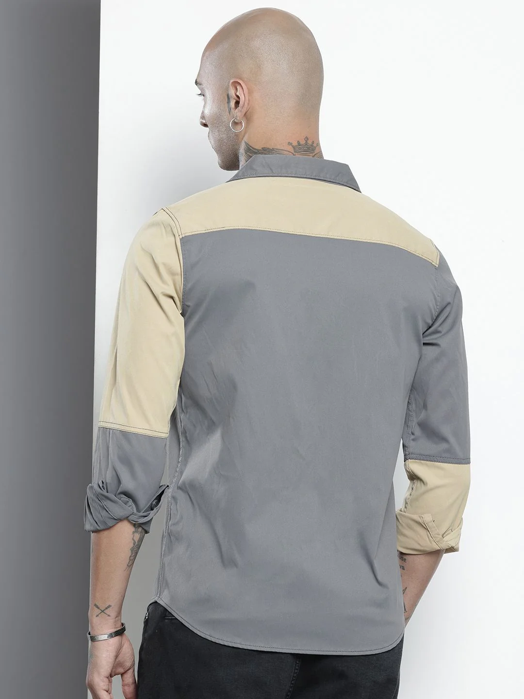 Men's Grey Regular Fit Solid Street Wear Shirt - Image 2