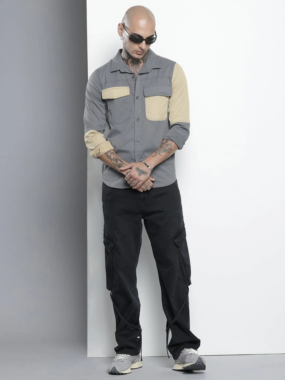 Men's Grey Regular Fit Solid Street Wear Shirt - Image 4