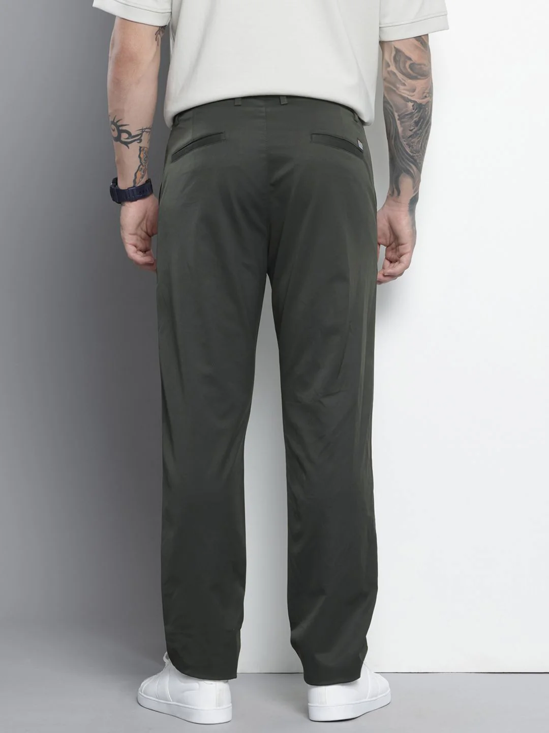 Men's Dark Grey Regular Fit Solid Casual Trouser - Image 4