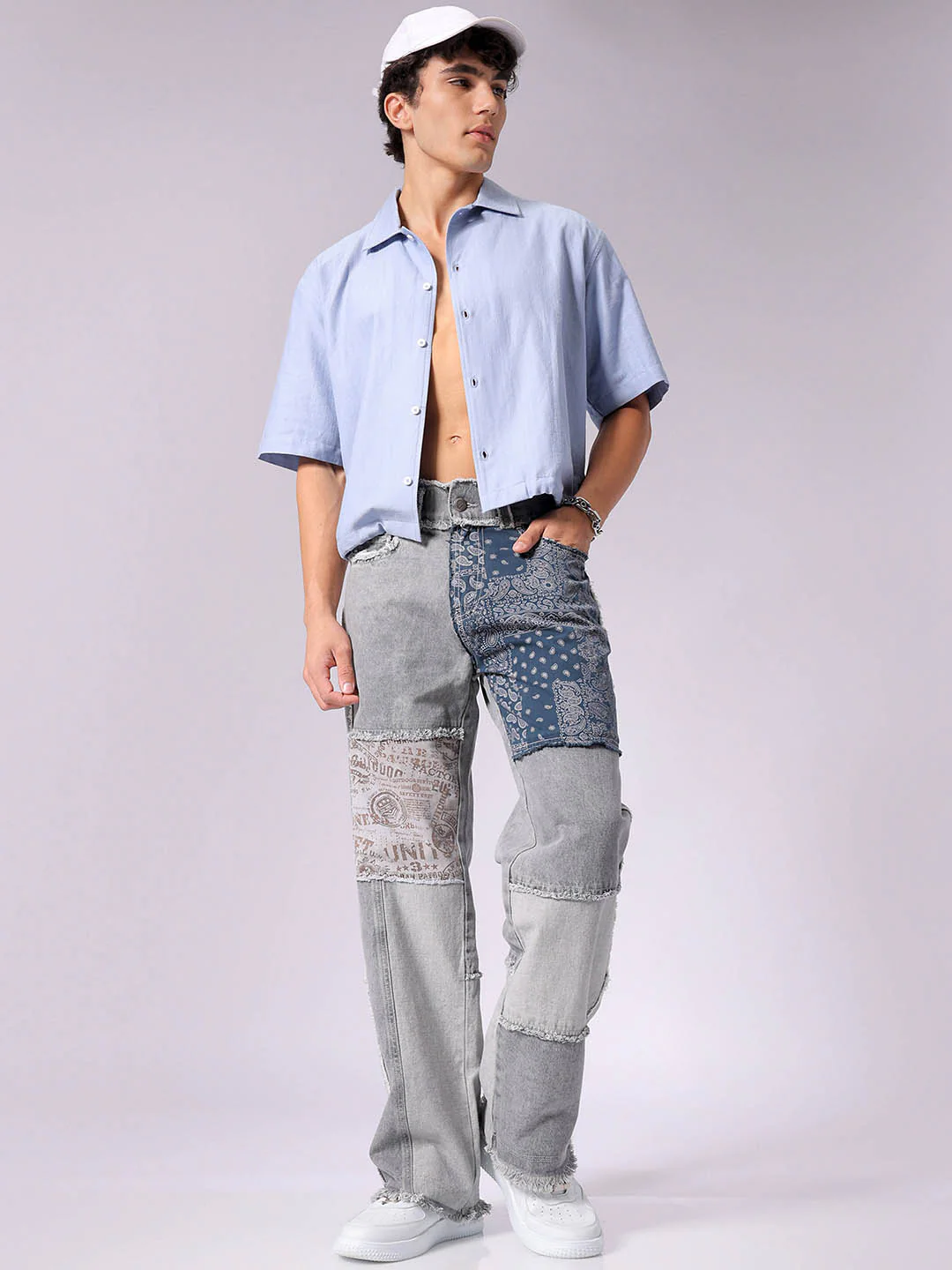Men's Grey Relaxed Fit Colourblocked Casual Jeans - Image 2