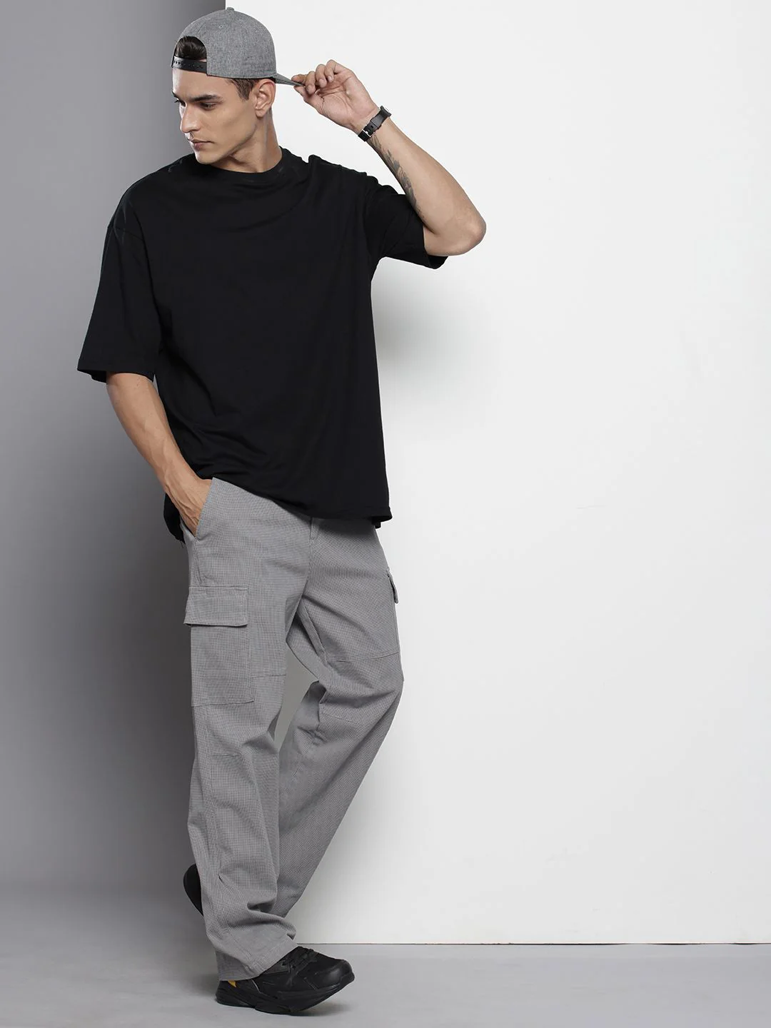 Men's Grey Relaxed Fit Geometric Print Utility Cargo - Image 2