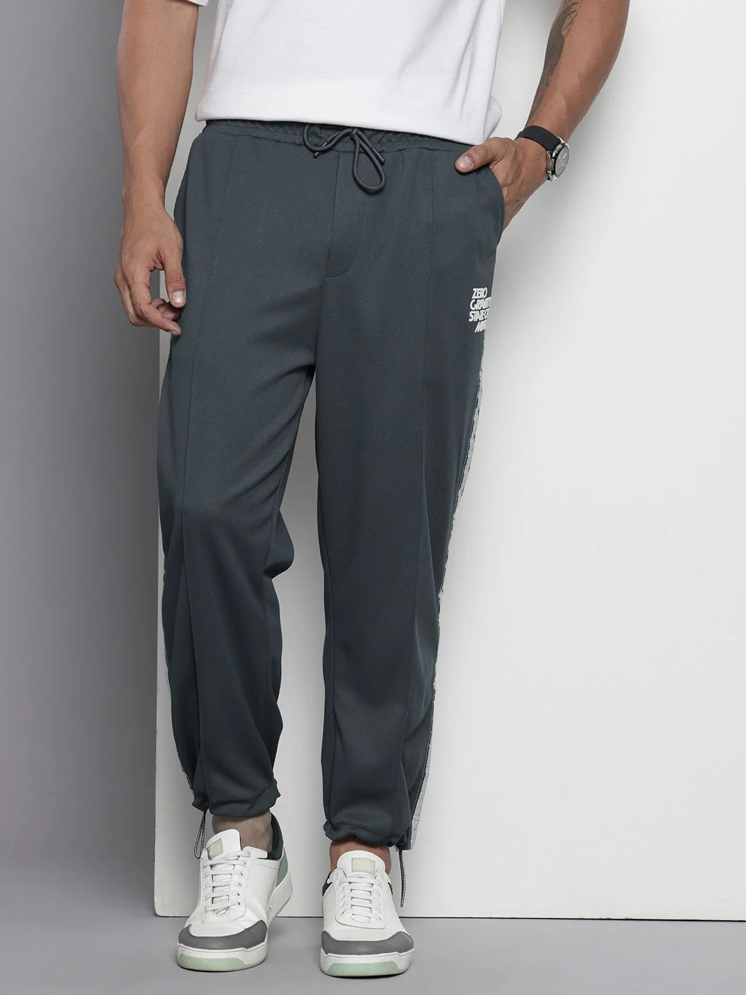 Men's Graphite Relaxed Fit Printed Street Wear Jogger - Image 3