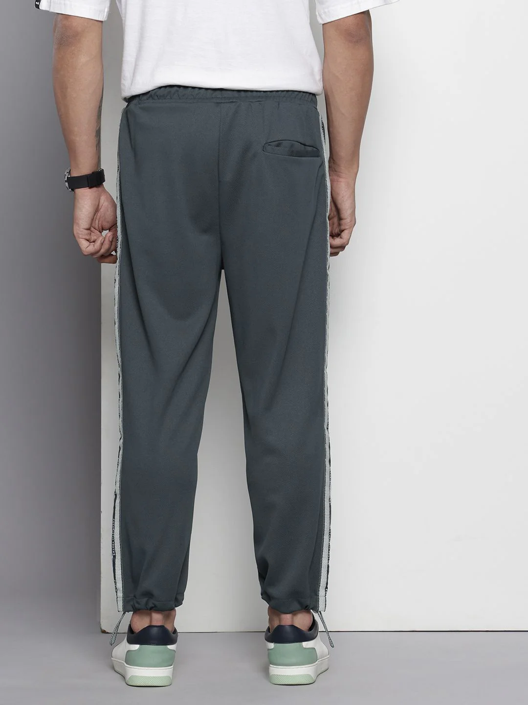 Men's Graphite Relaxed Fit Printed Street Wear Jogger - Image 4