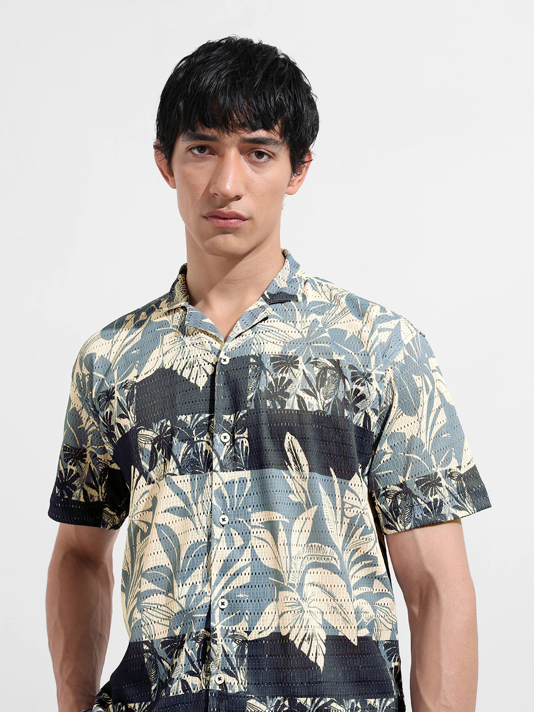 Men's Grey Relaxed Fit Printed Resort Shirt - Image 4