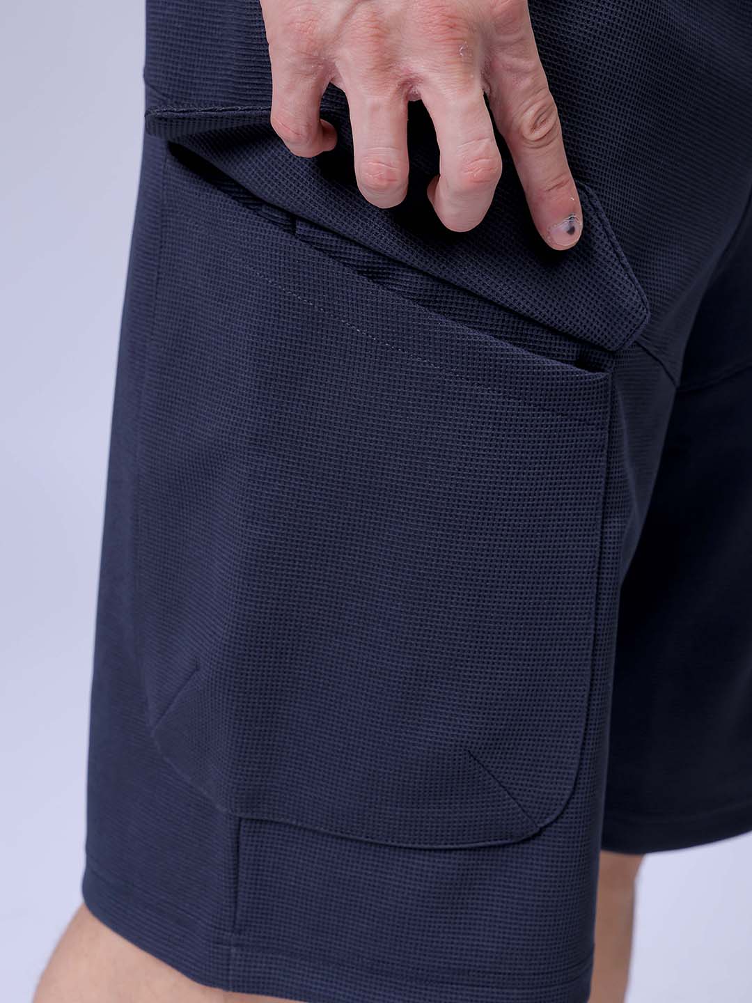 Men's Dark Grey Relaxed Fit Textured Utility Shorts - Image 8
