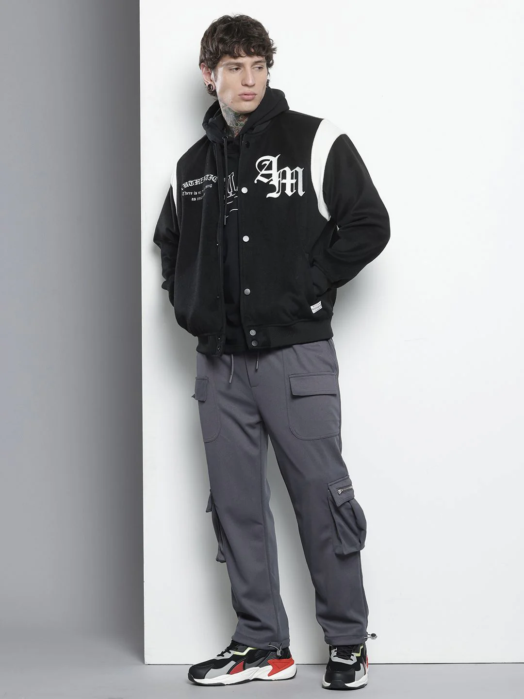 Men's Graphite Relaxed Fit Textured Street Wear Jogger - Image 2
