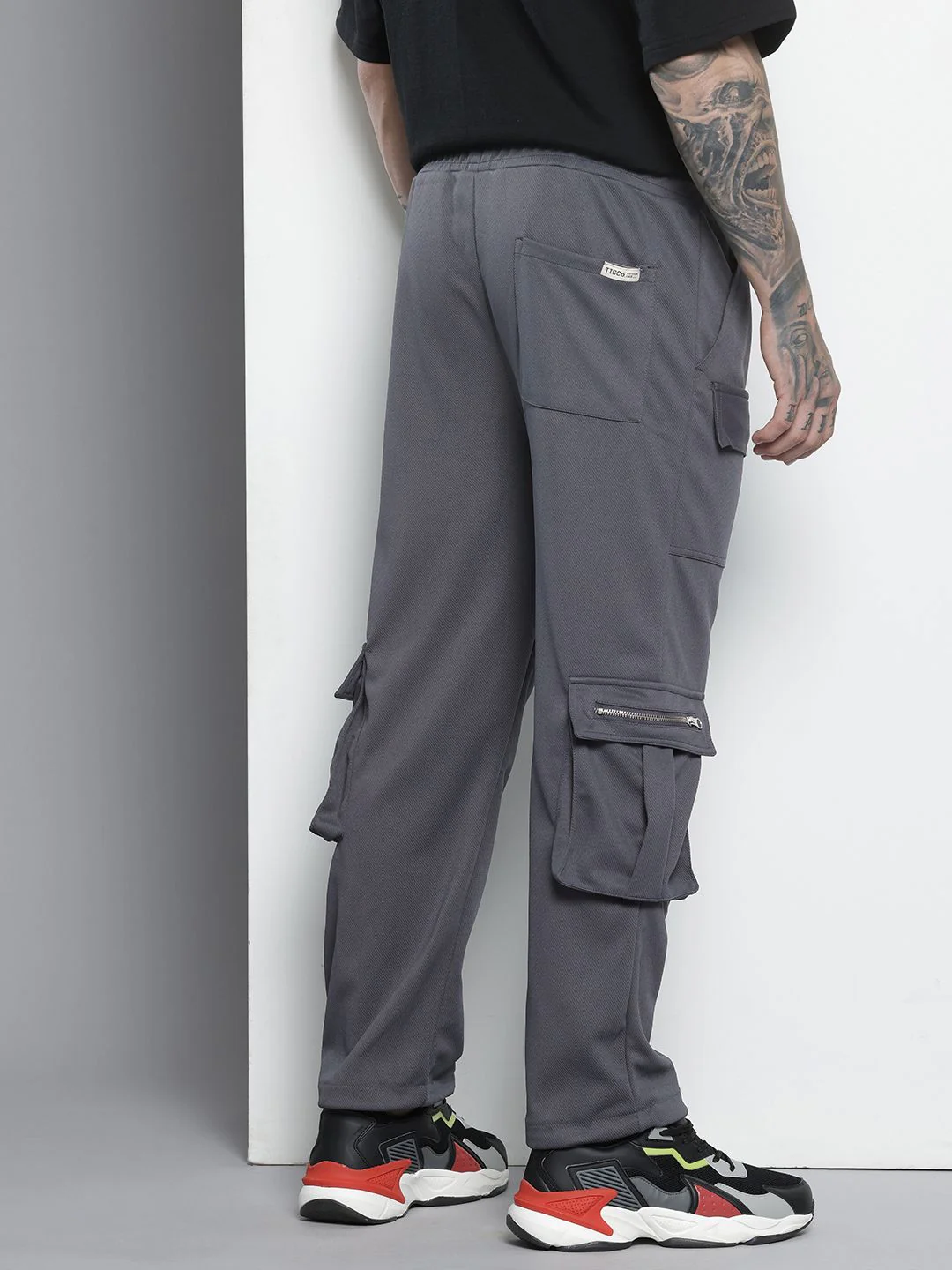Men's Graphite Relaxed Fit Textured Street Wear Jogger - Image 4