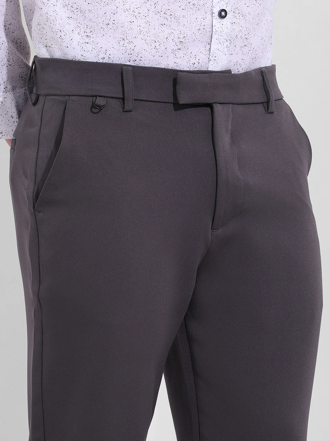 Men's Dark Grey Slim Fit Solid Casual Trouser - Image 5