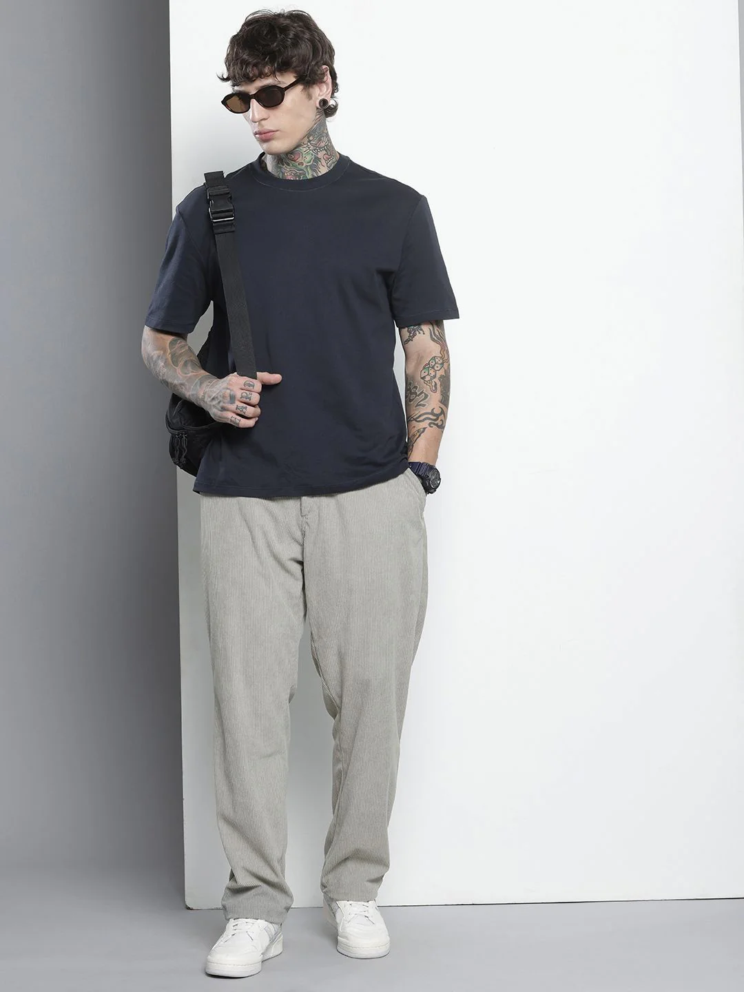 Men's Light Grey Regular Fit Textured Casual Trouser - Image 2