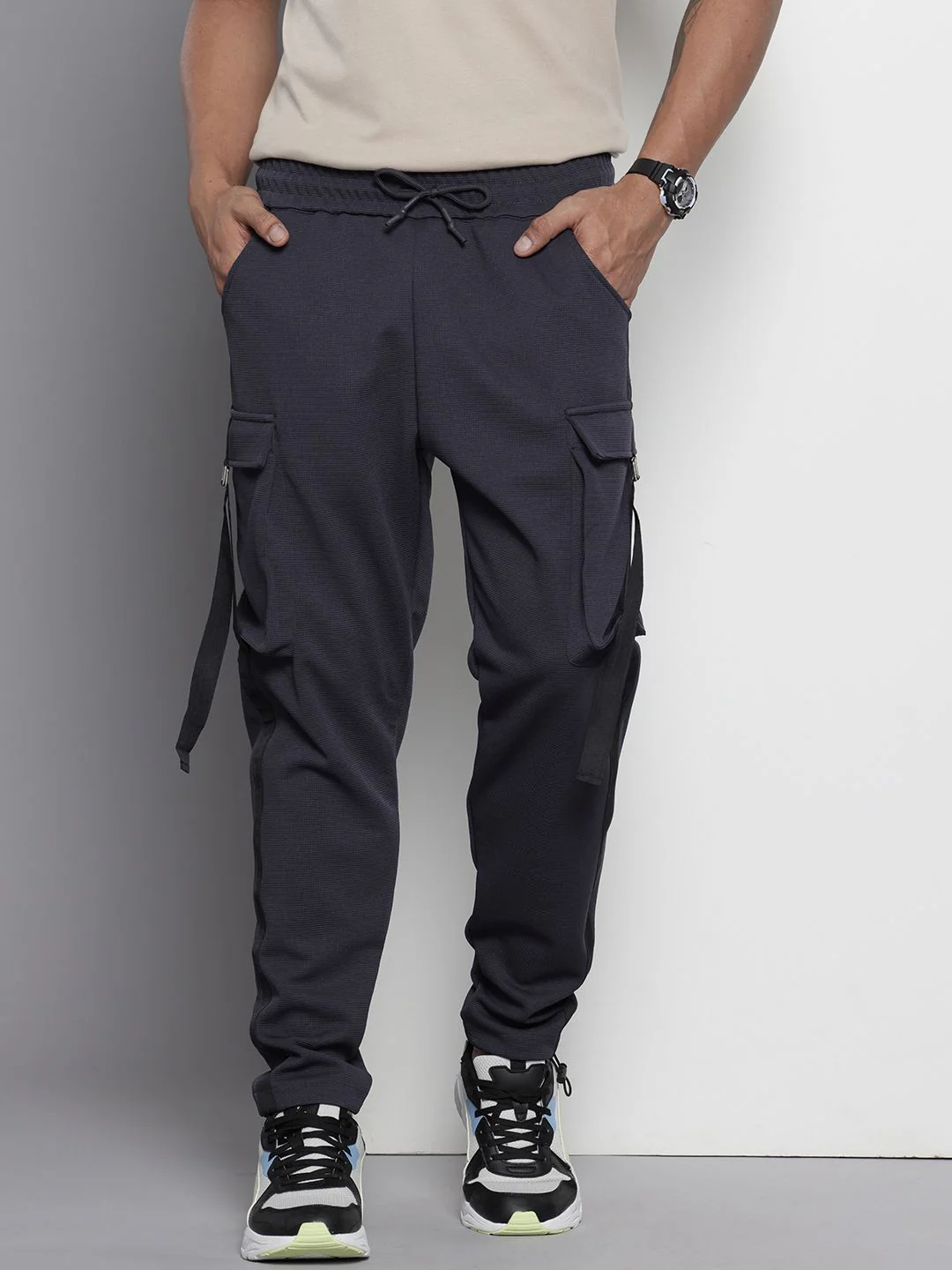 Men's Dark Grey Relaxed Fit Solid Utility Cargo - Image 2