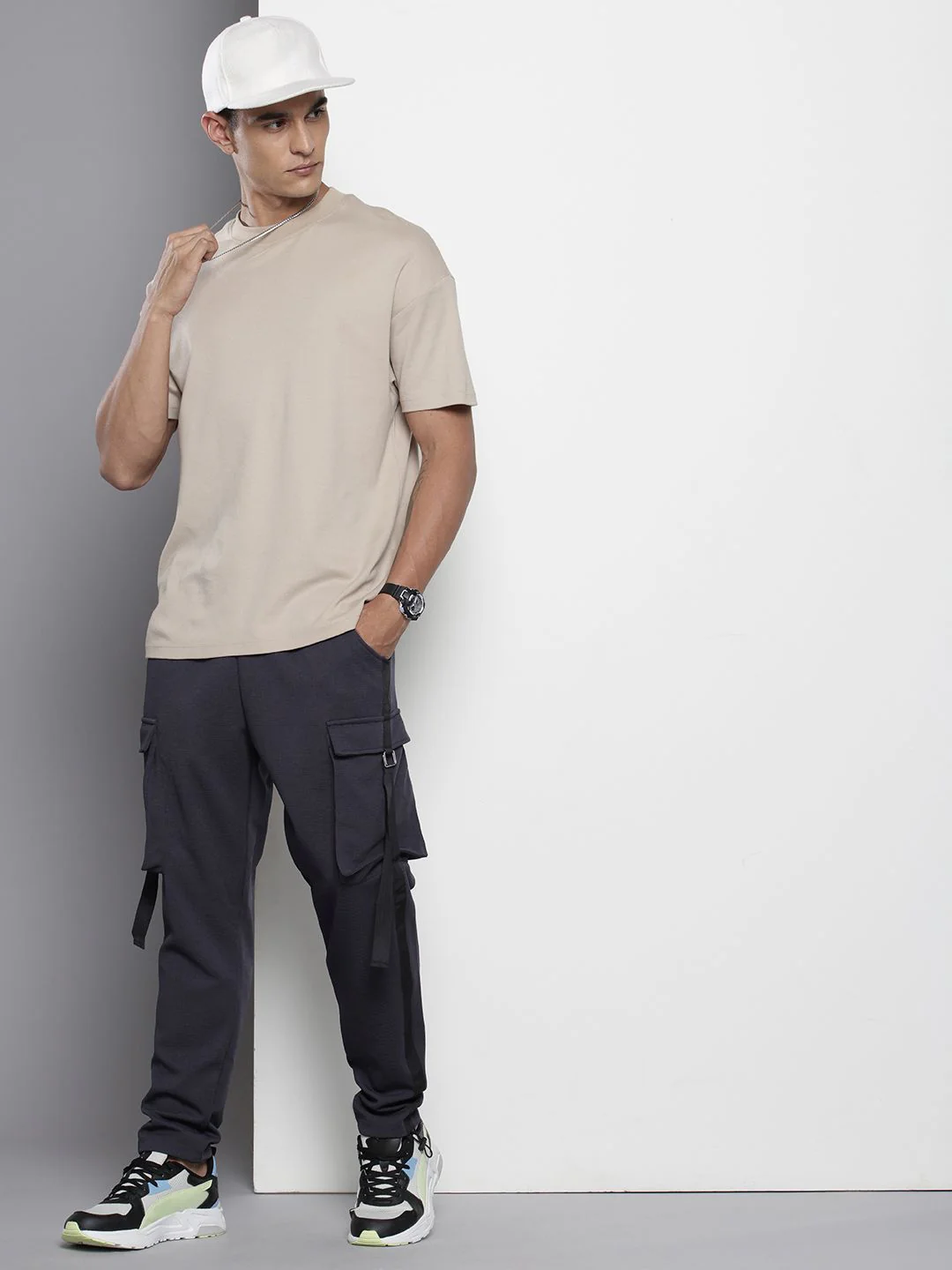 Men's Dark Grey Relaxed Fit Solid Utility Cargo - Image 3