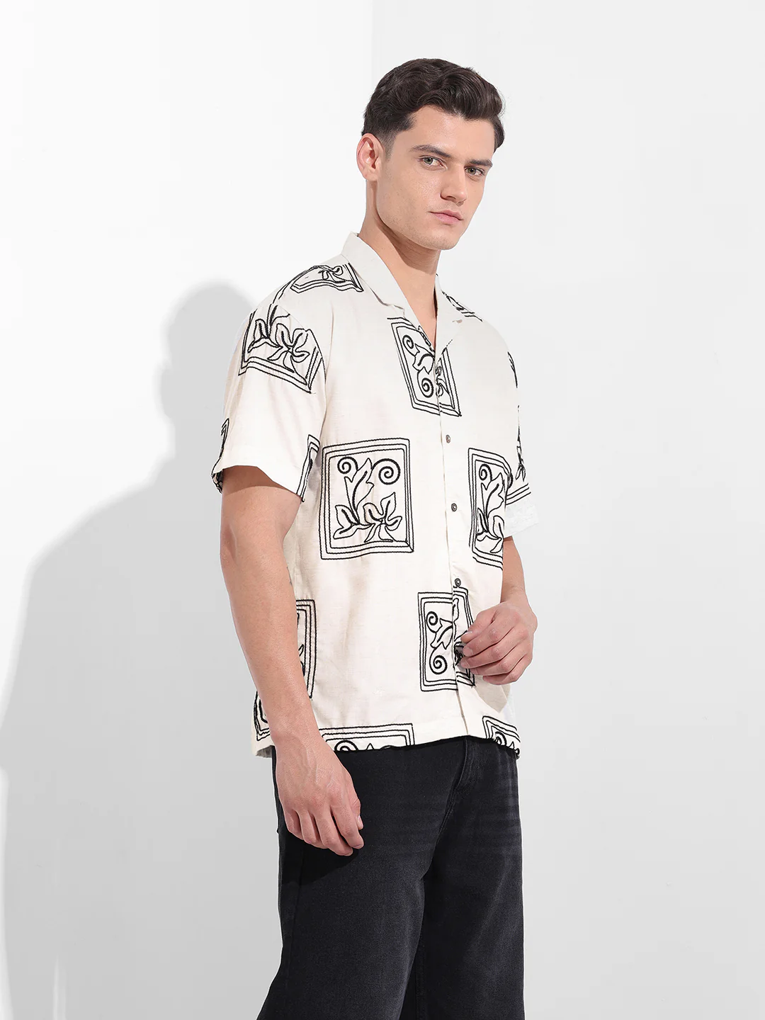 Men's Beige Relaxed Fit Textured Embroidered Shirt - Image 3