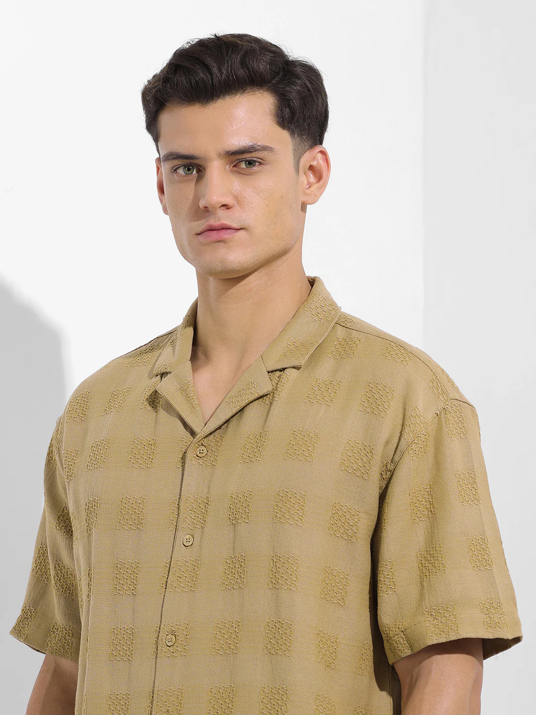Men's Khaki Relaxed Fit Textured Resort Shirt - Image 5