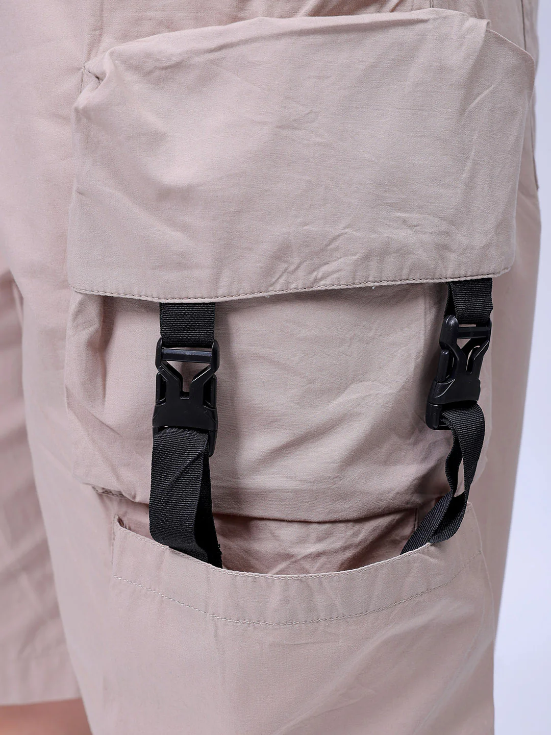 Men's Oat Milk Relaxed Fit Solid Utility Shorts - Image 8