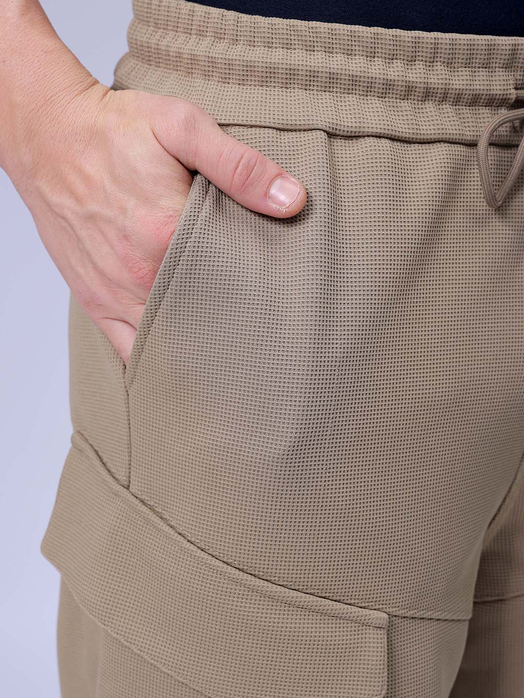 Men's Elmwood Relaxed Fit Textured Utility Shorts - Image 7