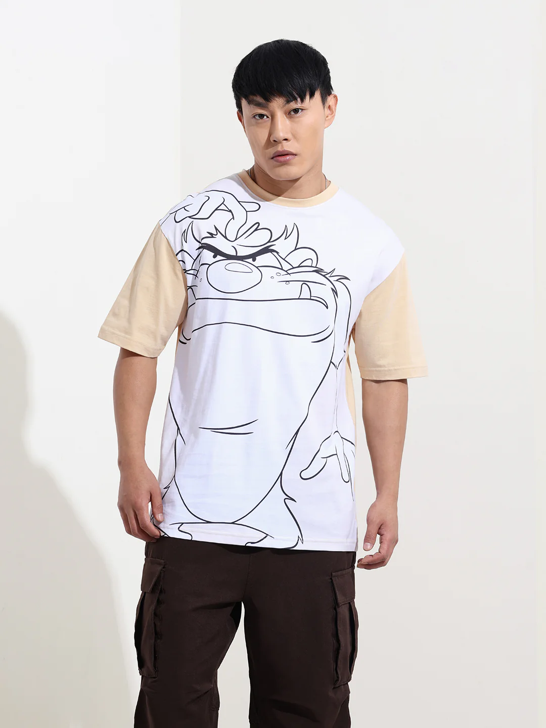 Men's Beige Boxy Fit Character Looney Tunes  Printed Crew Neck T-Shirt - Image 6