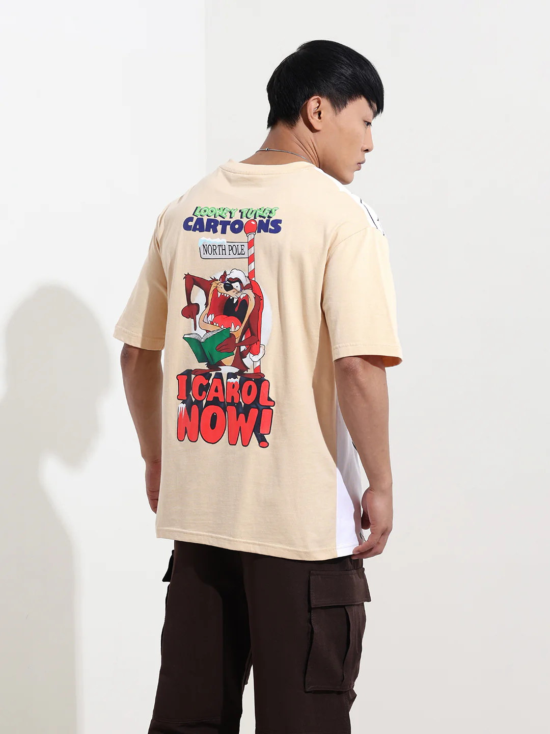 Men's Beige Boxy Fit Character Looney Tunes  Printed Crew Neck T-Shirt - Image 7