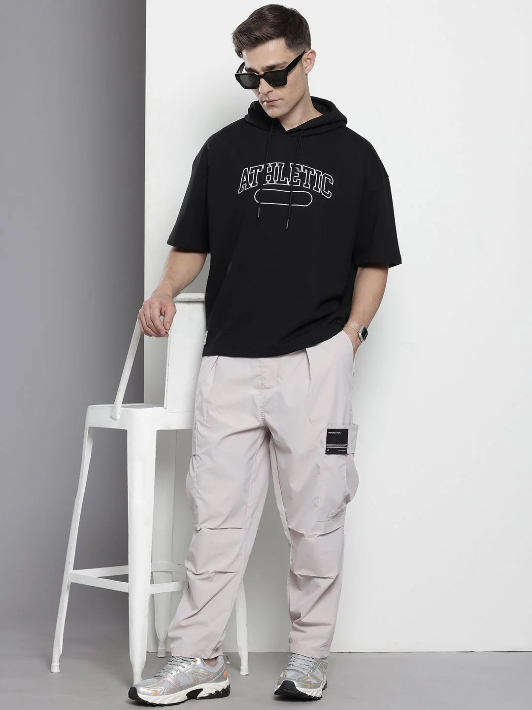 Men's Ice Grey Loose Fit Textured Utility Cargo - Image 4