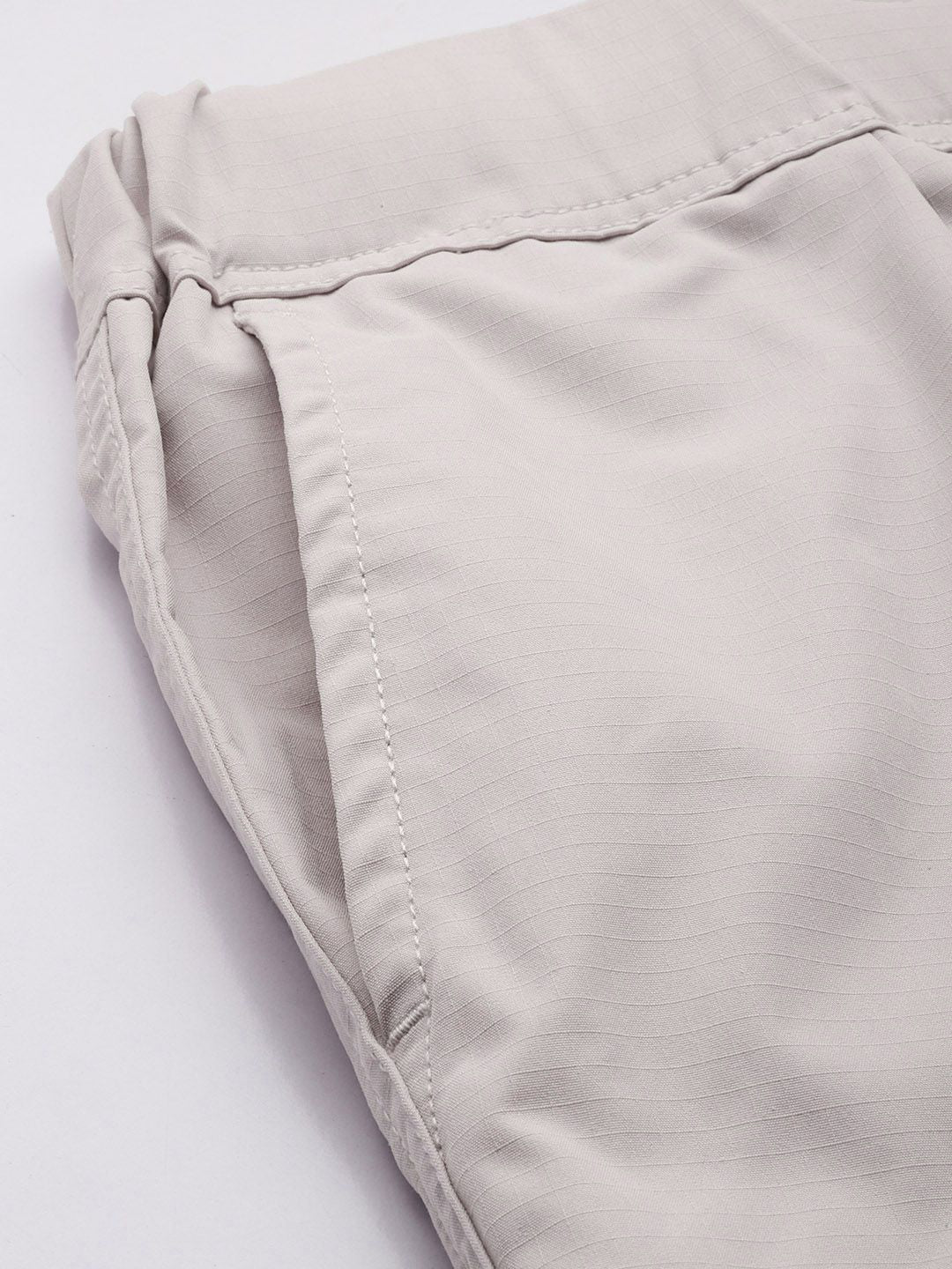 Men's Ice Grey Loose Fit Textured Utility Cargo - Image 6