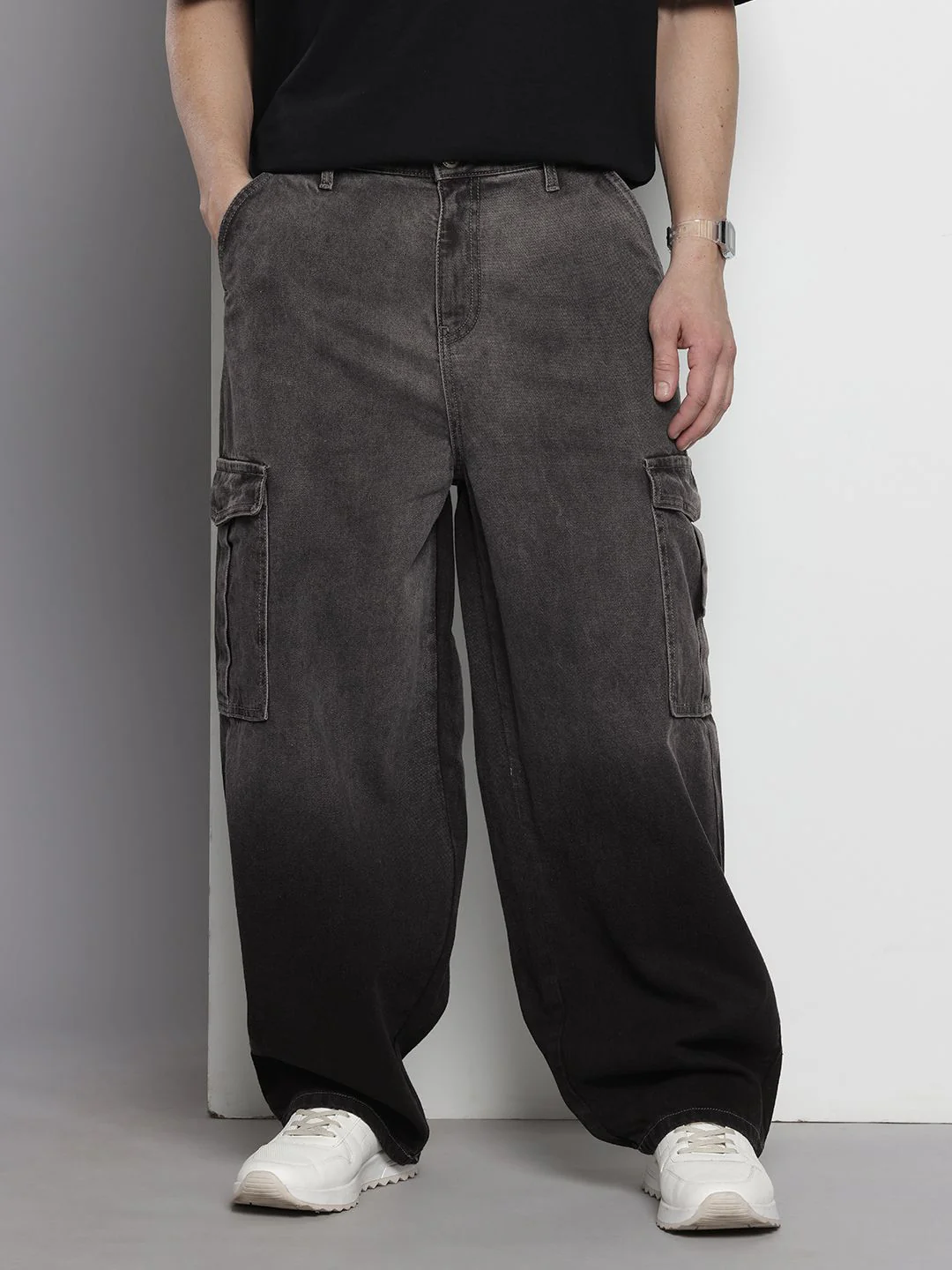 Men's Washed Black Regular Fit Solid Utility Jeans - Image 2