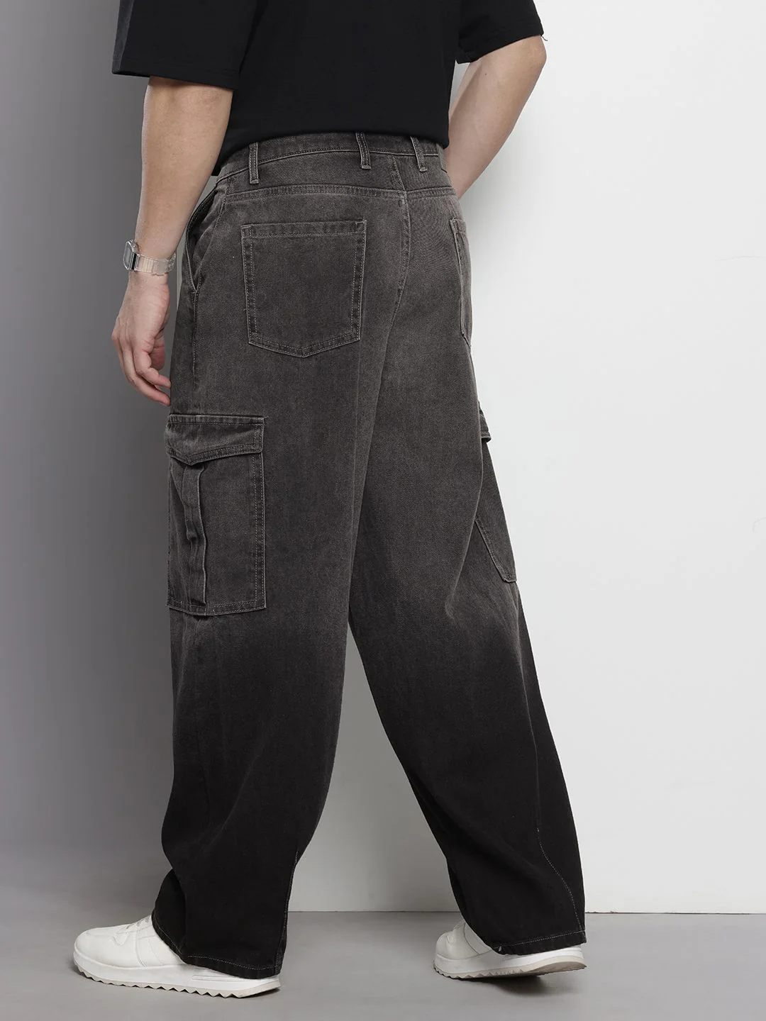 Men's Washed Black Regular Fit Solid Utility Jeans - Image 3