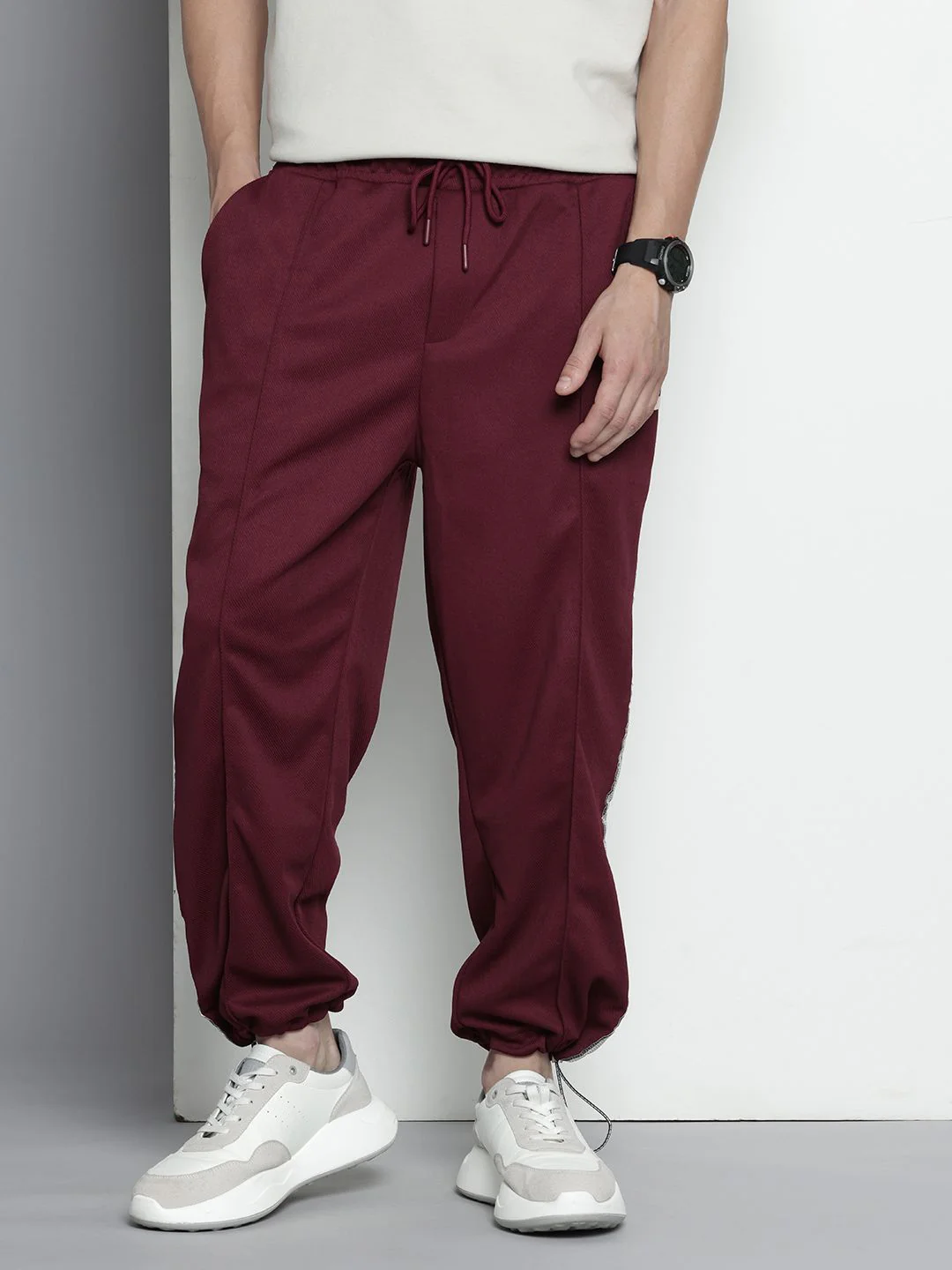 Men's Burgundy Relaxed Fit Printed Street Wear Jogger - Image 2