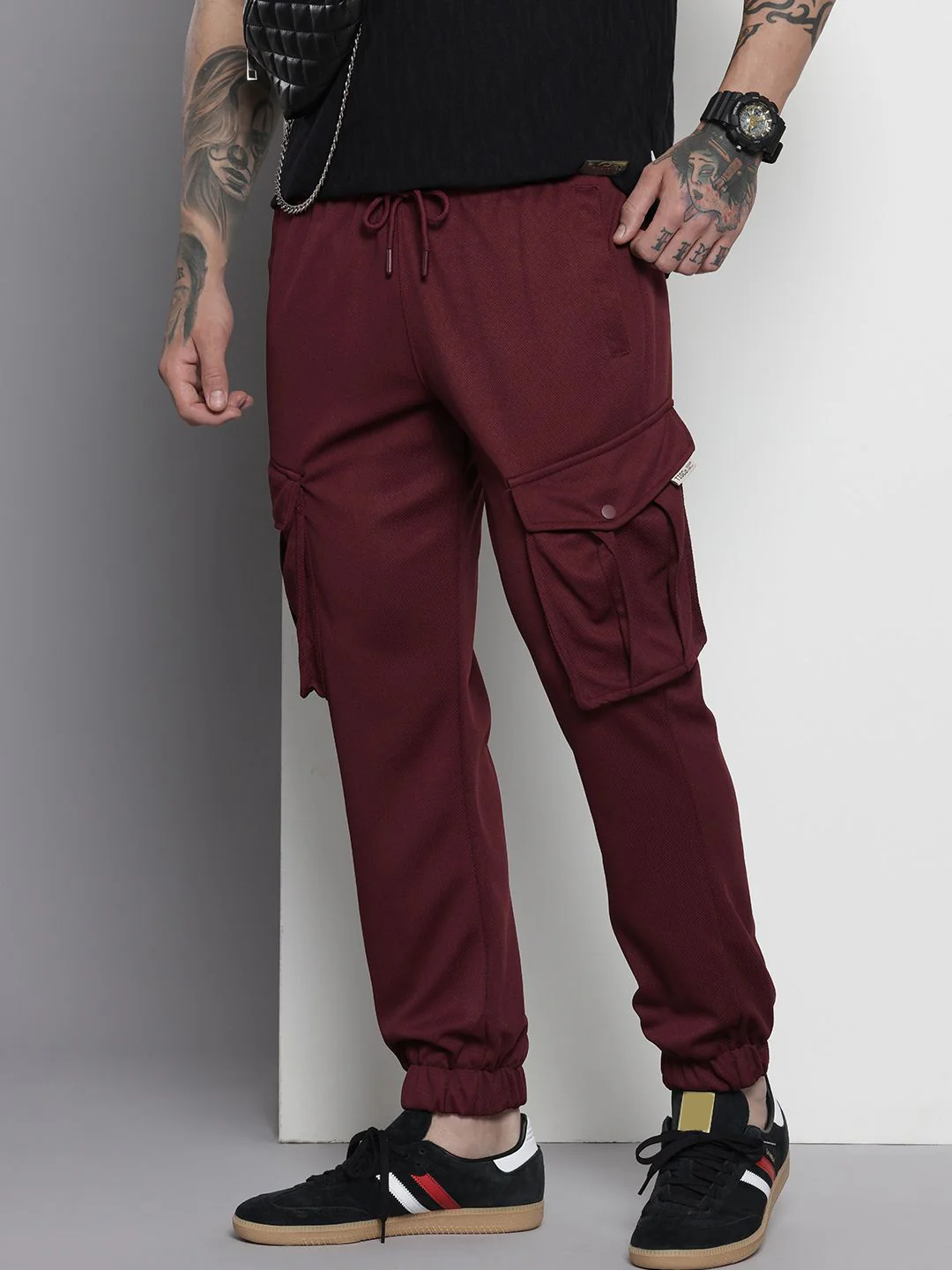 Men's Burgundy Relaxed Fit Textured Casual Jogger - Image 2