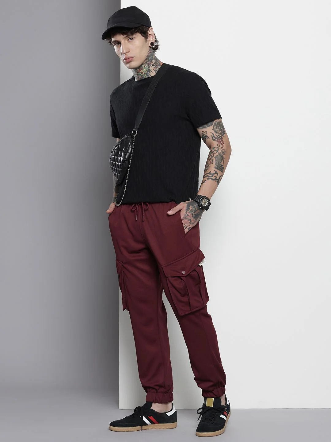 Men's Burgundy Relaxed Fit Textured Casual Jogger - Image 4