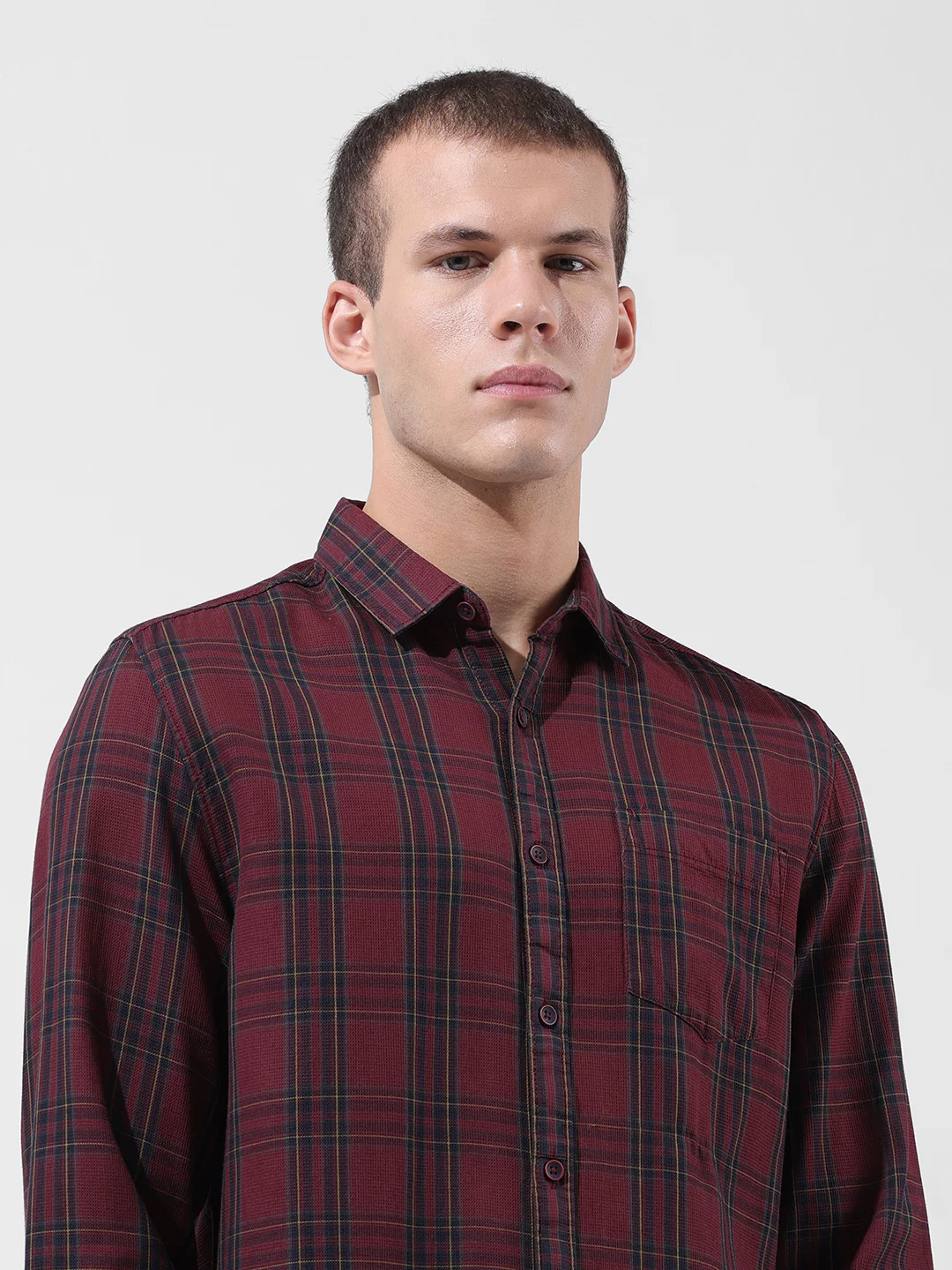 Men's Wine Slim Fit Checked Casual Shirt - Image 5