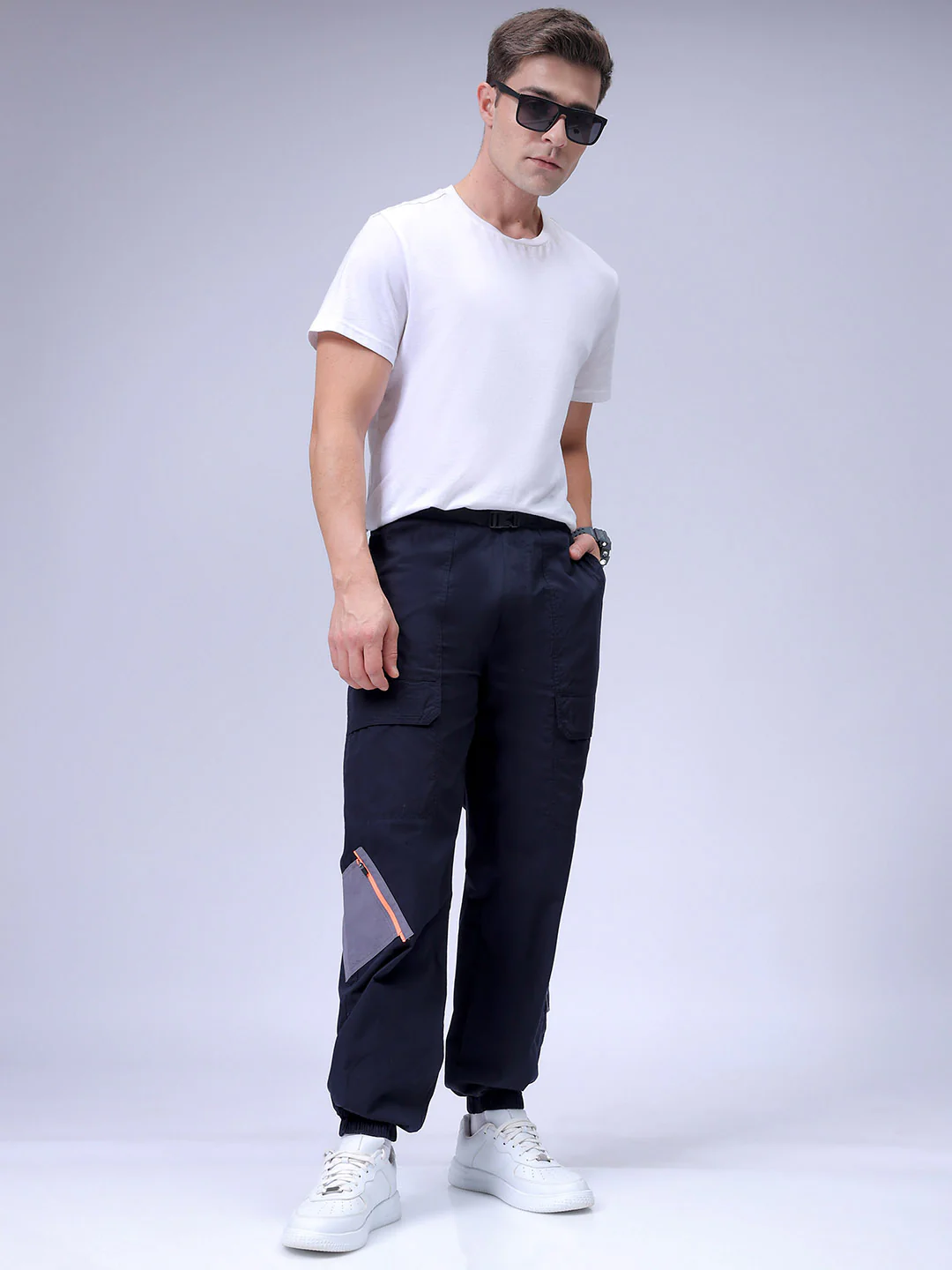 Men's Navy Loose Fit Solid Casual Jogger - Image 2