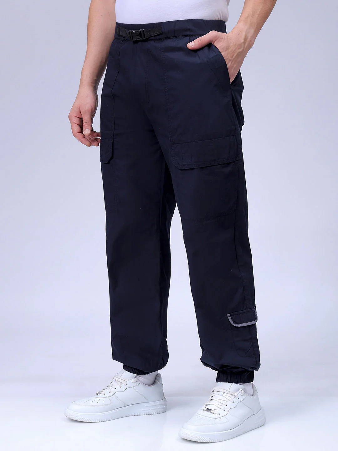 Men's Navy Loose Fit Solid Casual Jogger - Image 3