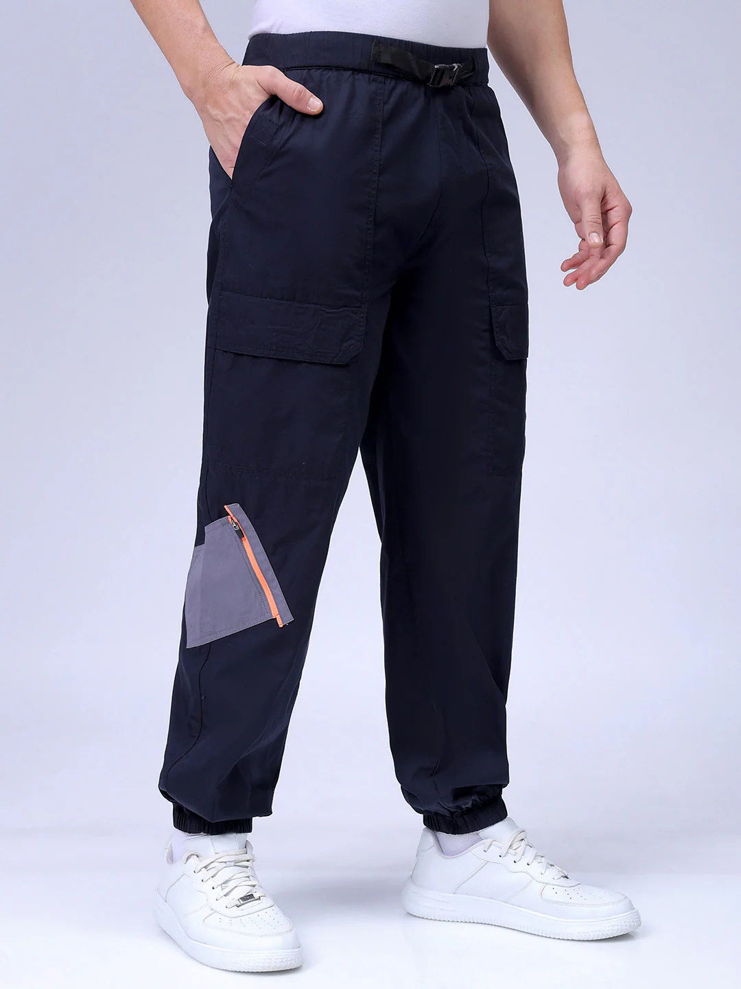 Men's Navy Loose Fit Solid Casual Jogger - Image 4