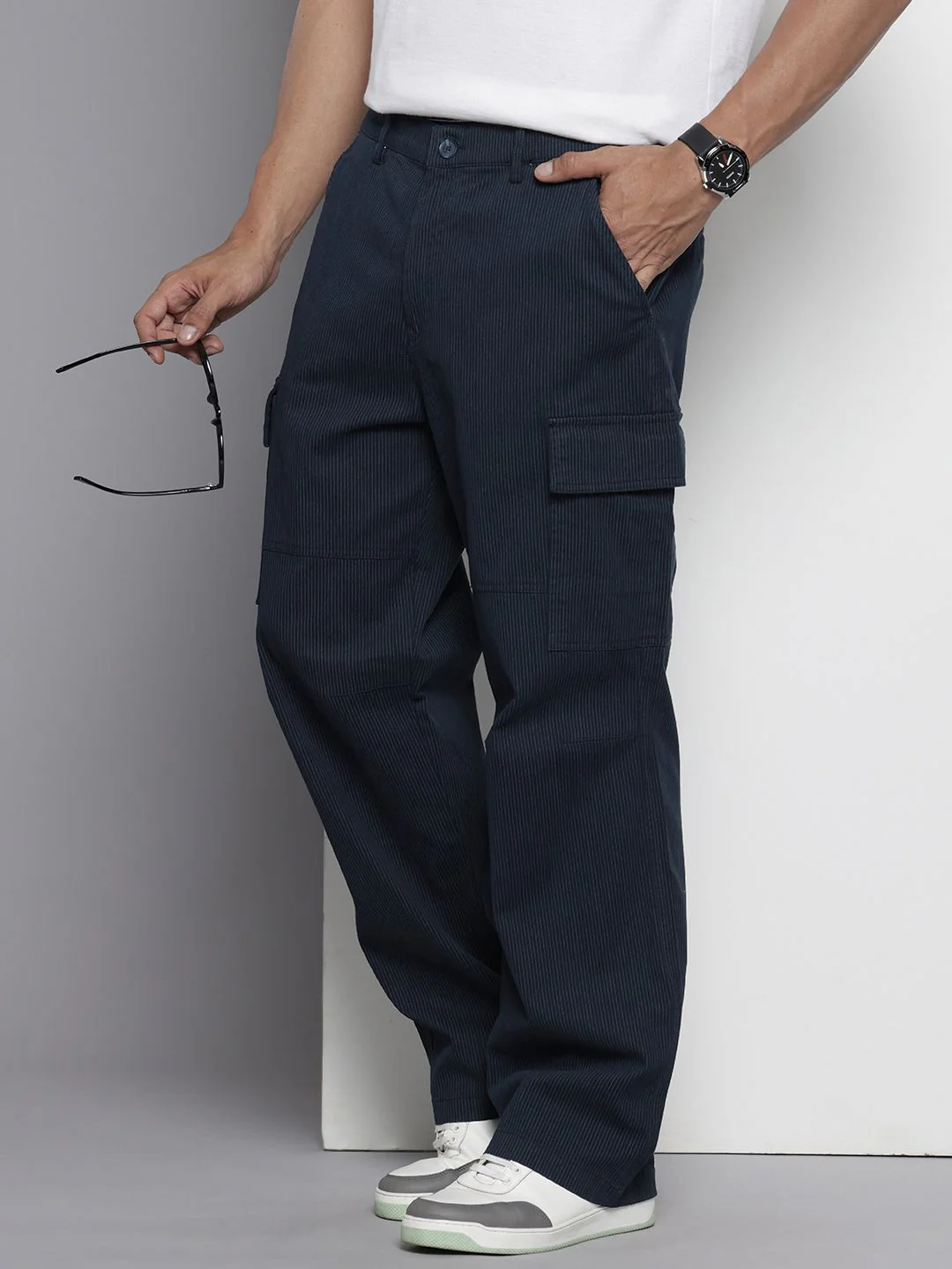 Men's Navy Relaxed Fit Geometric Print Utility Cargo - Image 2