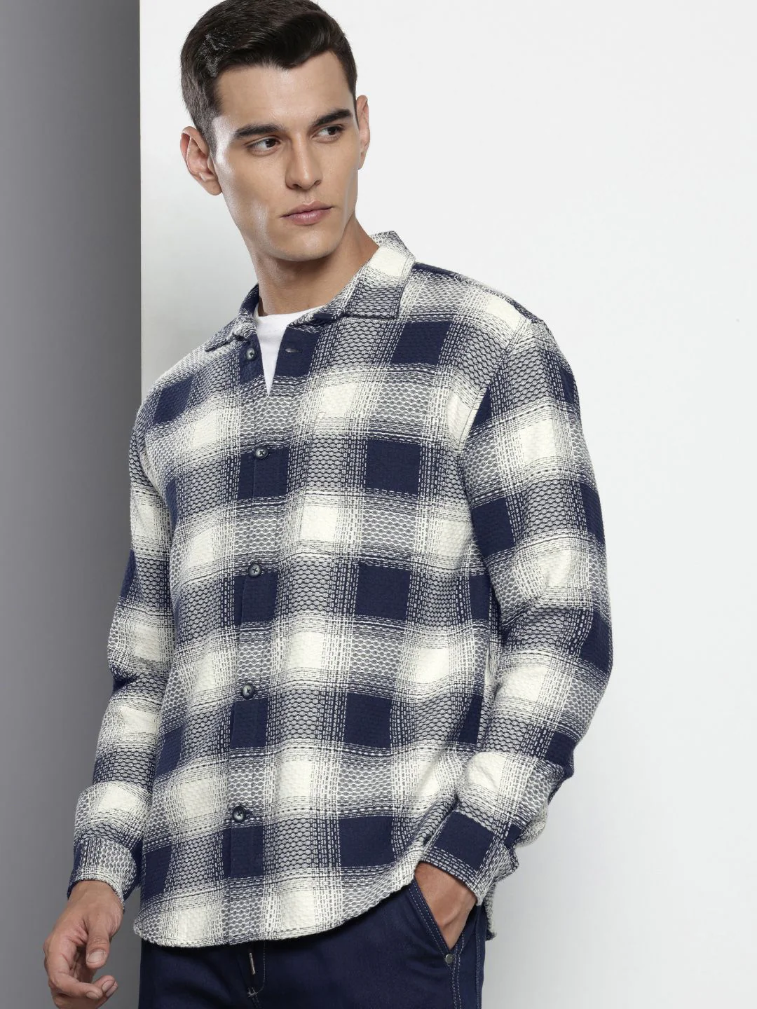 Men's Navy Relaxed Fit Textured Casual Shirt - Image 2