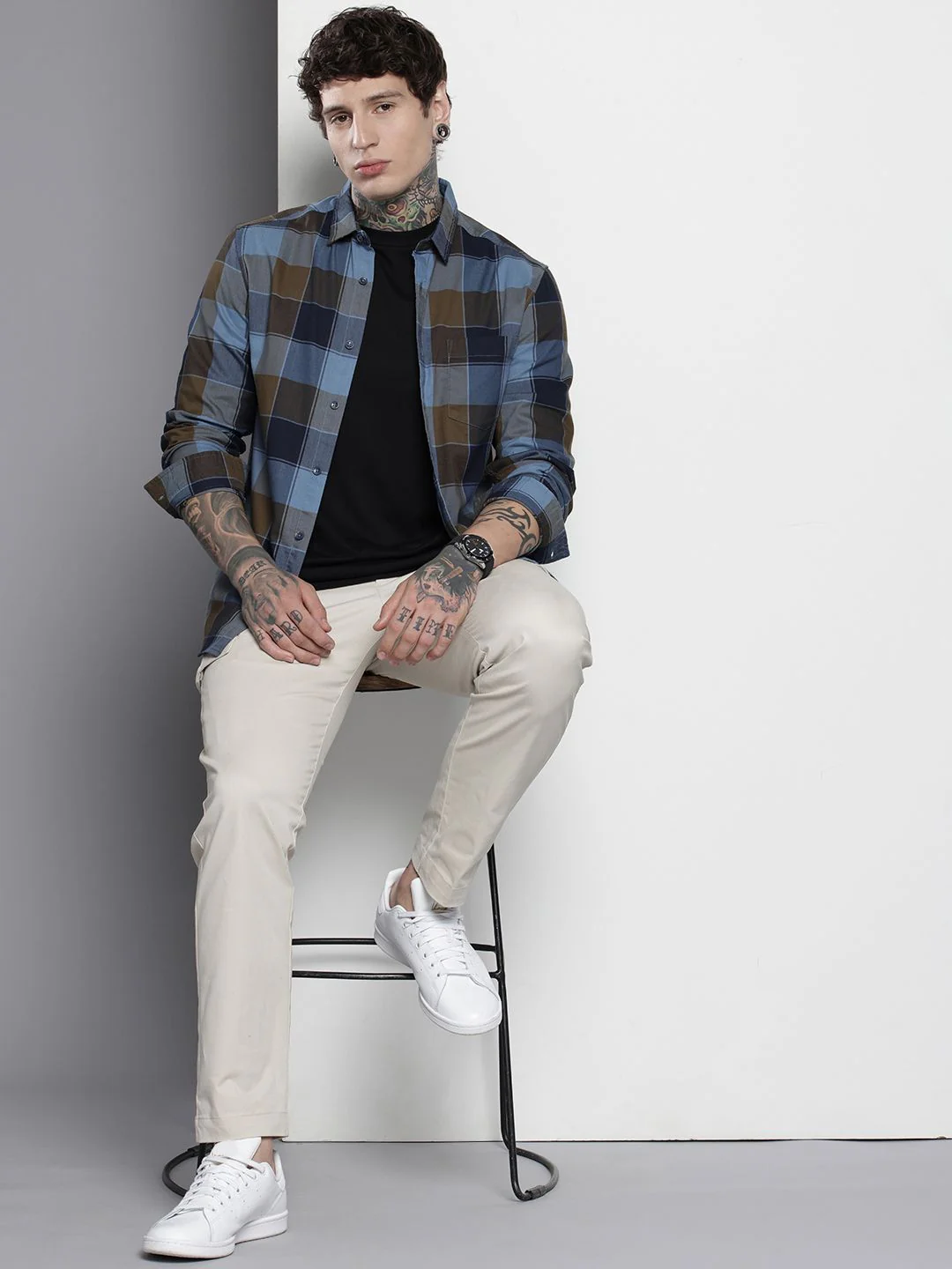 Men's Navy Blue Slim Fit Checked Casual Shirt - Image 5