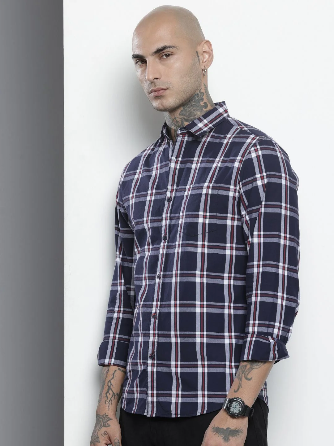 Men's Navy Blue Slim Fit Checked Casual Shirt - Image 2
