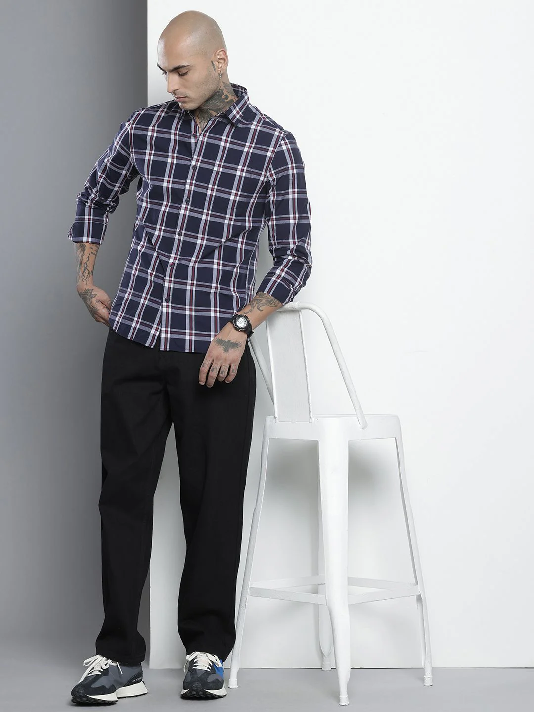 Men's Navy Blue Slim Fit Checked Casual Shirt - Image 4