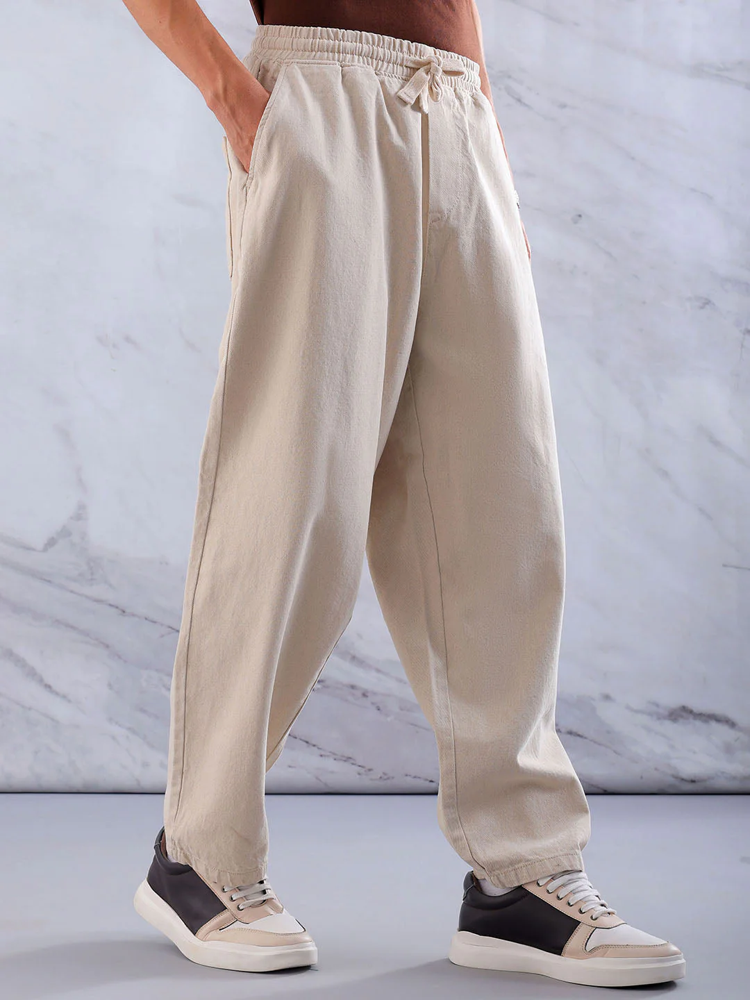 Men's Off White Loose Fit Solid Street Wear Jeans - Image 5