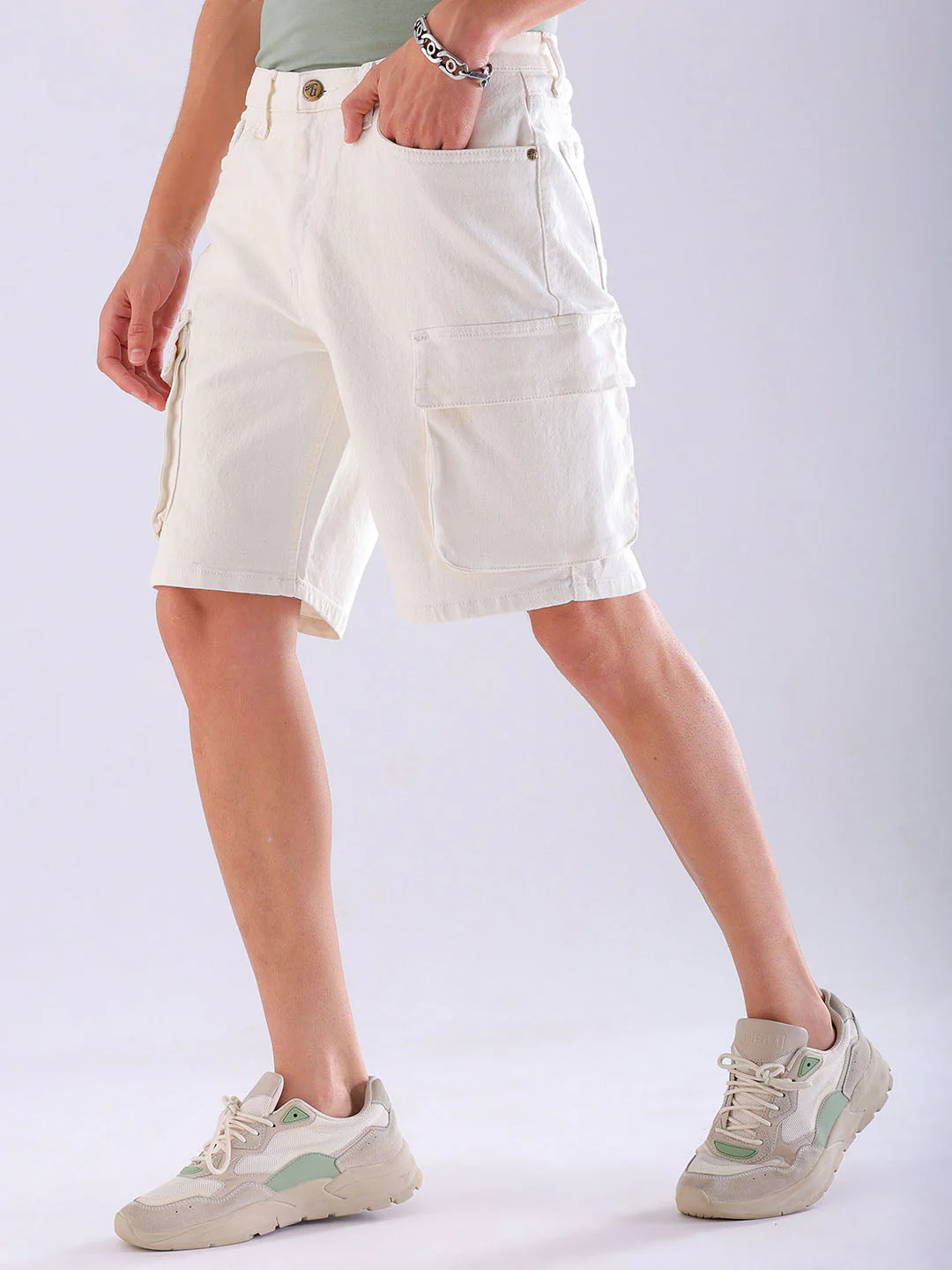 Men's Off White Relaxed Fit Solid Utility Denim Shorts - Image 3