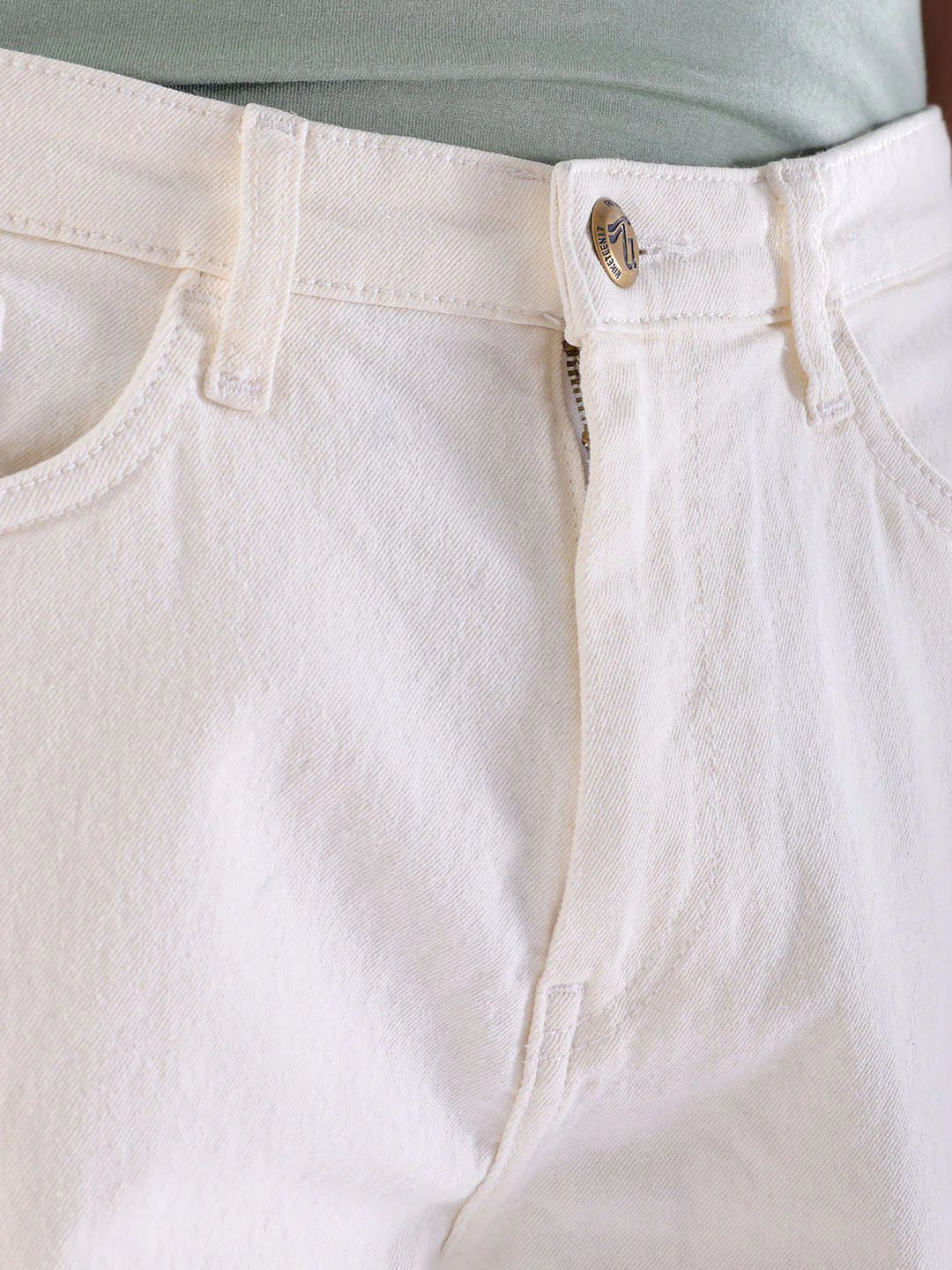 Men's Off White Relaxed Fit Solid Utility Denim Shorts - Image 5