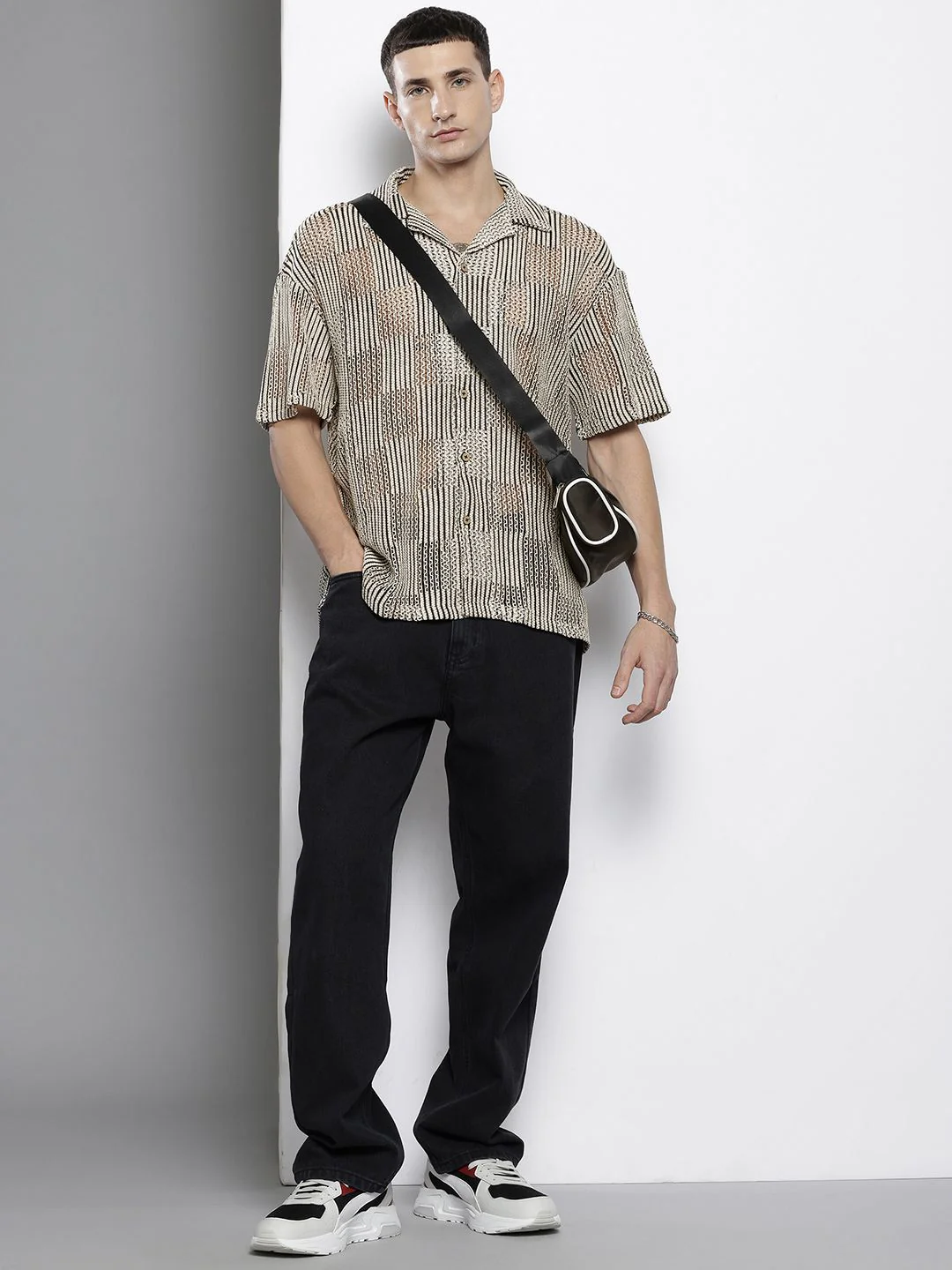 Men's Off White Relaxed Fit Textured Resort Wear Shirt - Image 3