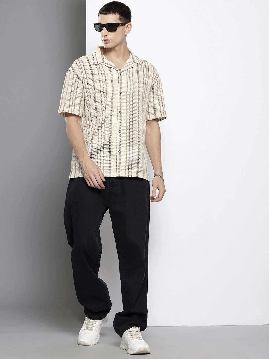 Men's Off White Relaxed Fit Textured Resort Wear Shirt - Image 3
