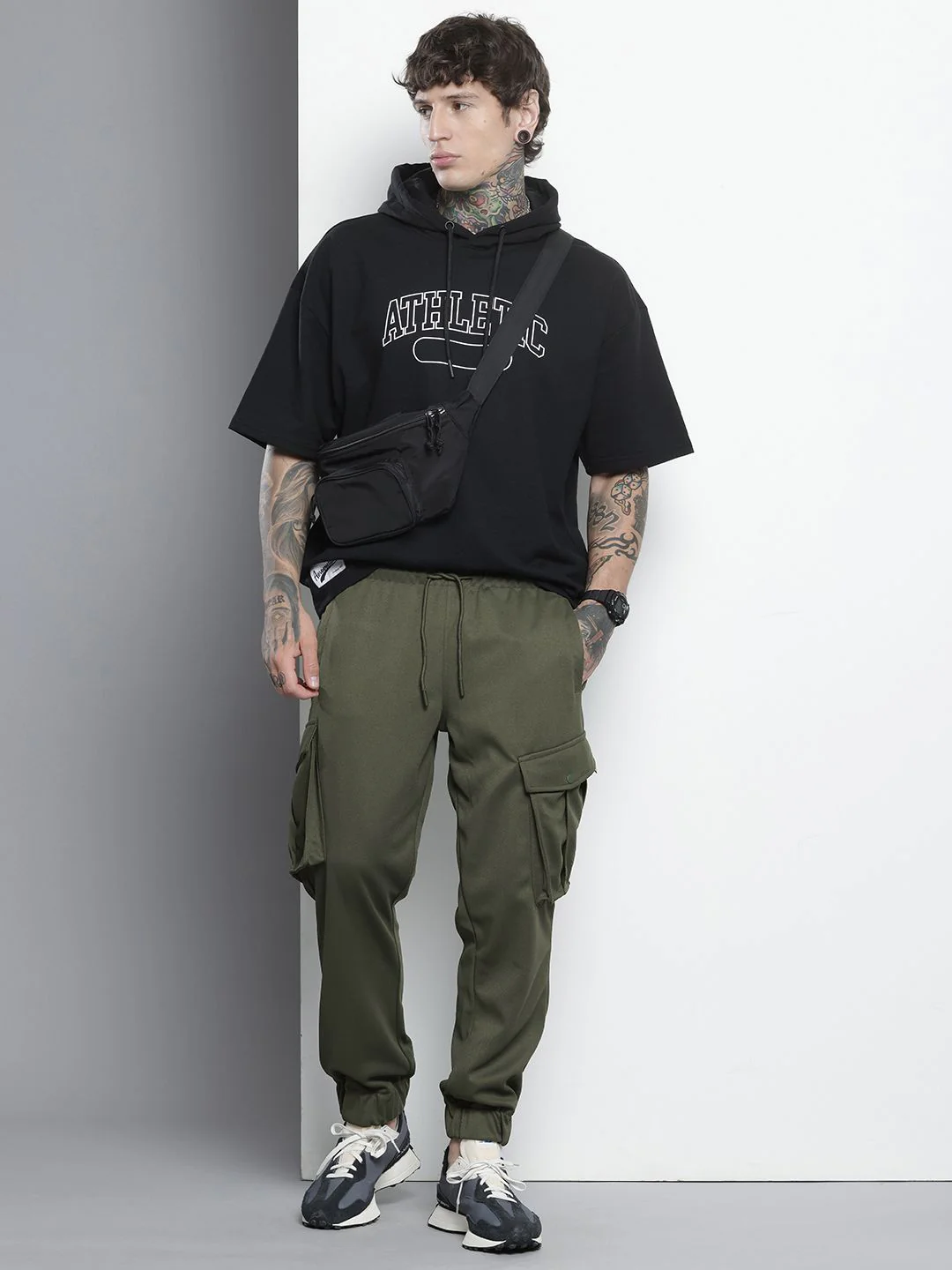 Men's Olive Relaxed Fit Textured Casual Jogger - Image 3