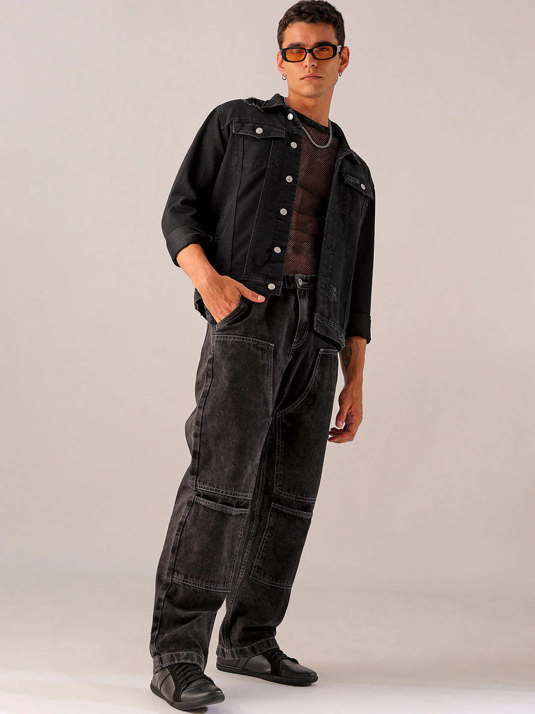 Men's Black Relaxed Fit Solid Utility Jeans - Image 2