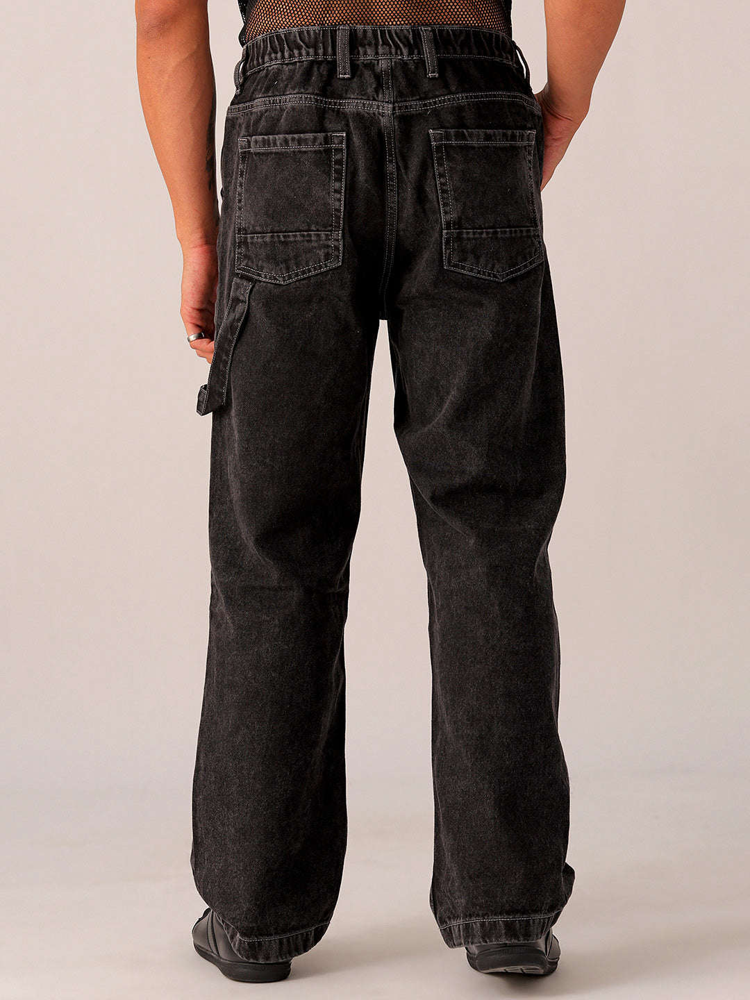 Men's Black Relaxed Fit Solid Utility Jeans - Image 5