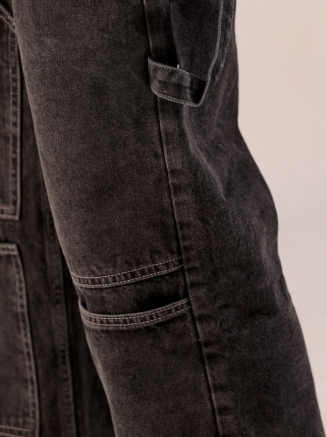 Men's Black Relaxed Fit Solid Utility Jeans - Image 8